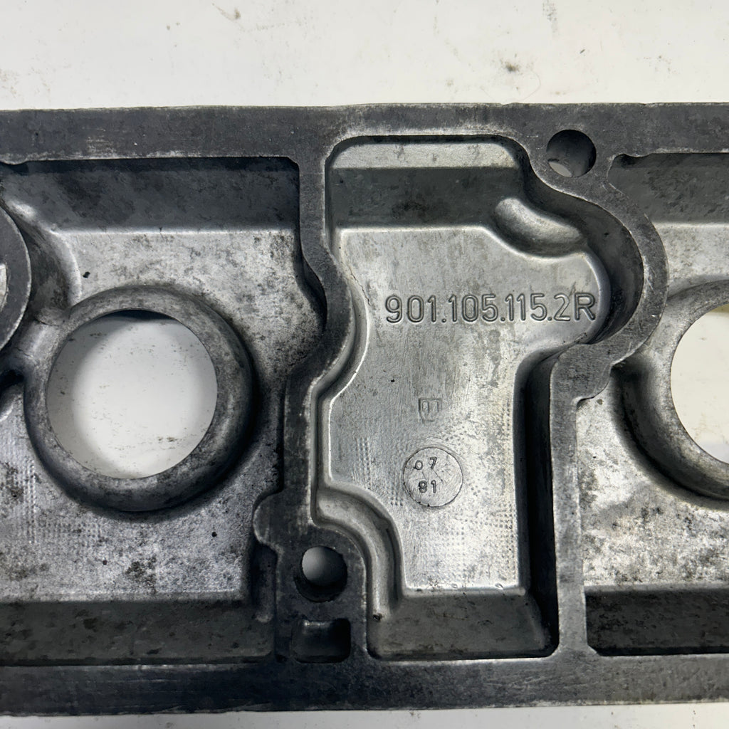 PORSCHE 911 MAGNESIUM STRAIGHT UPPER VALVE COVERS PAIR  9011051150R