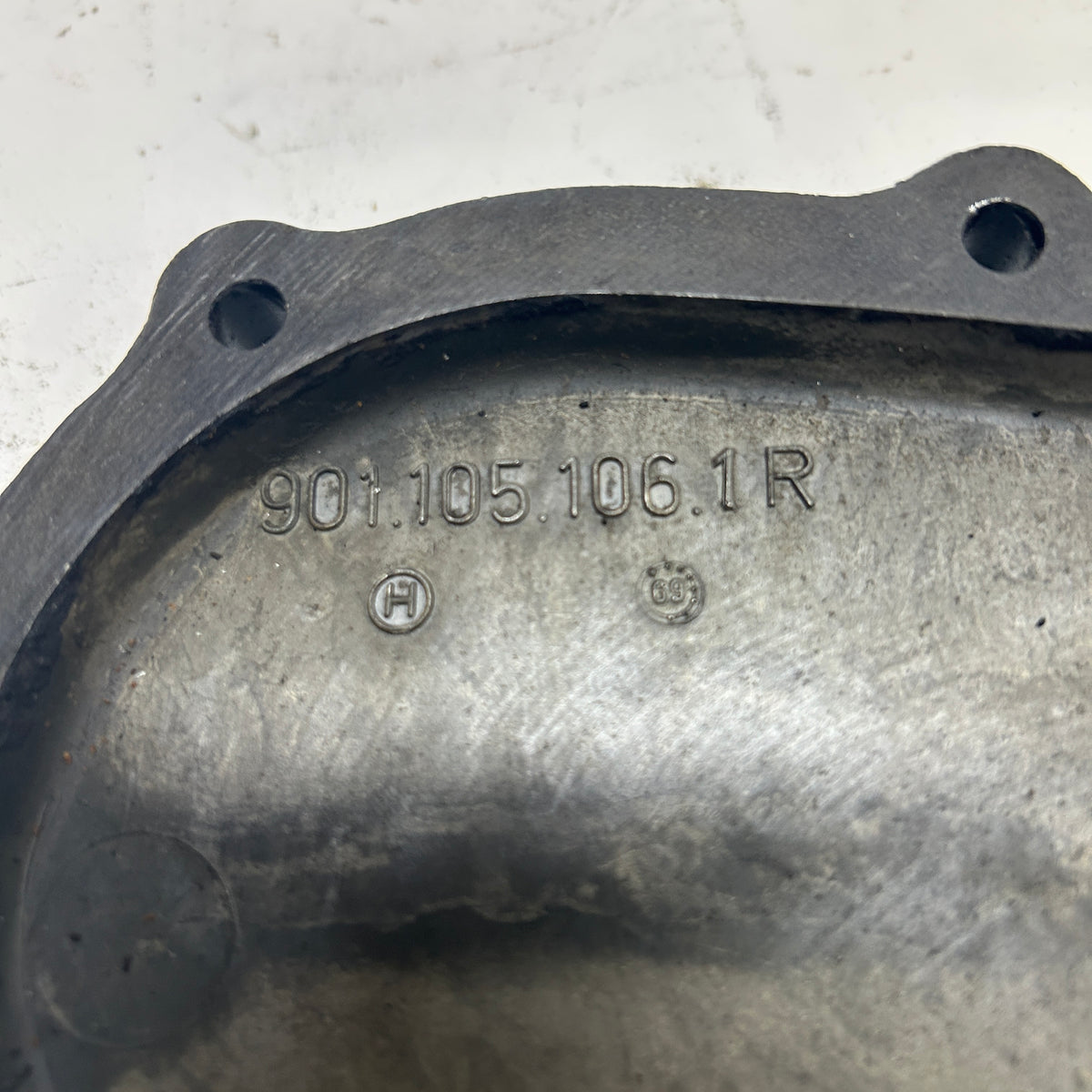 PORSCHE 911 TIMING CHAIN HOUSING COVER RIGHT  9011051061R