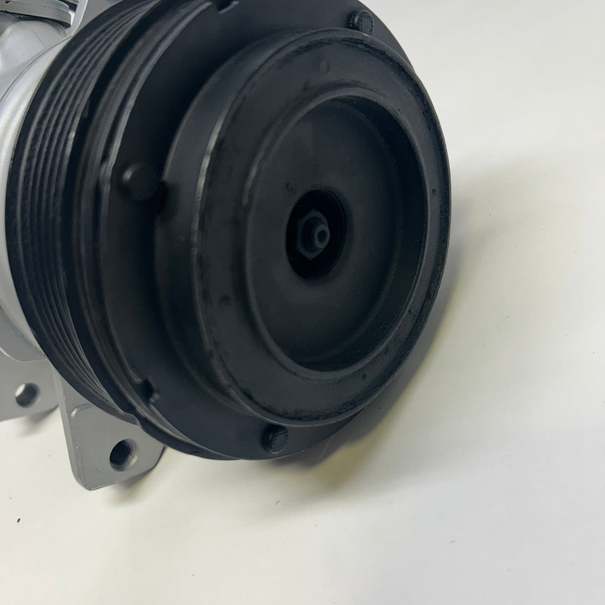 PORSCHE 924 944 AC COMPRESSOR 10P15E NIPPINDENSO REMANUFACTURED DAMAGED 94412600800