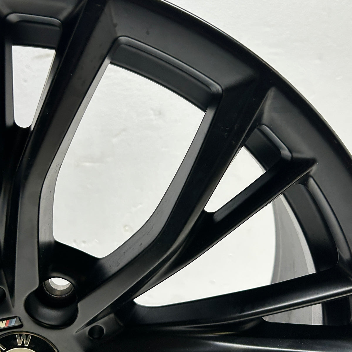 BMW  10 Y SPOKE 19X8 5X112 ET +30 BLACK WHEEL, SCRATCHES & SCUFFS  36116885455