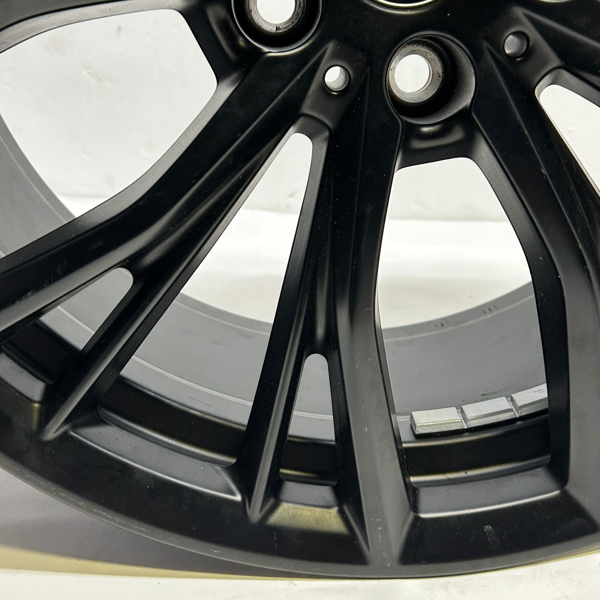 BMW  10 Y SPOKE 19X8 5X112 ET +30 BLACK WHEEL, SCRATCHES & SCUFFS  36116885455