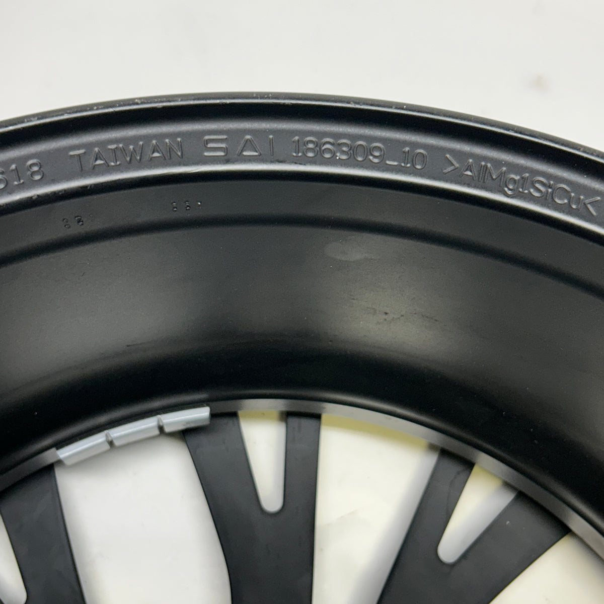 BMW  10 Y SPOKE 19X8 5X112 ET +30 BLACK WHEEL, SCRATCHES & SCUFFS  36116885455
