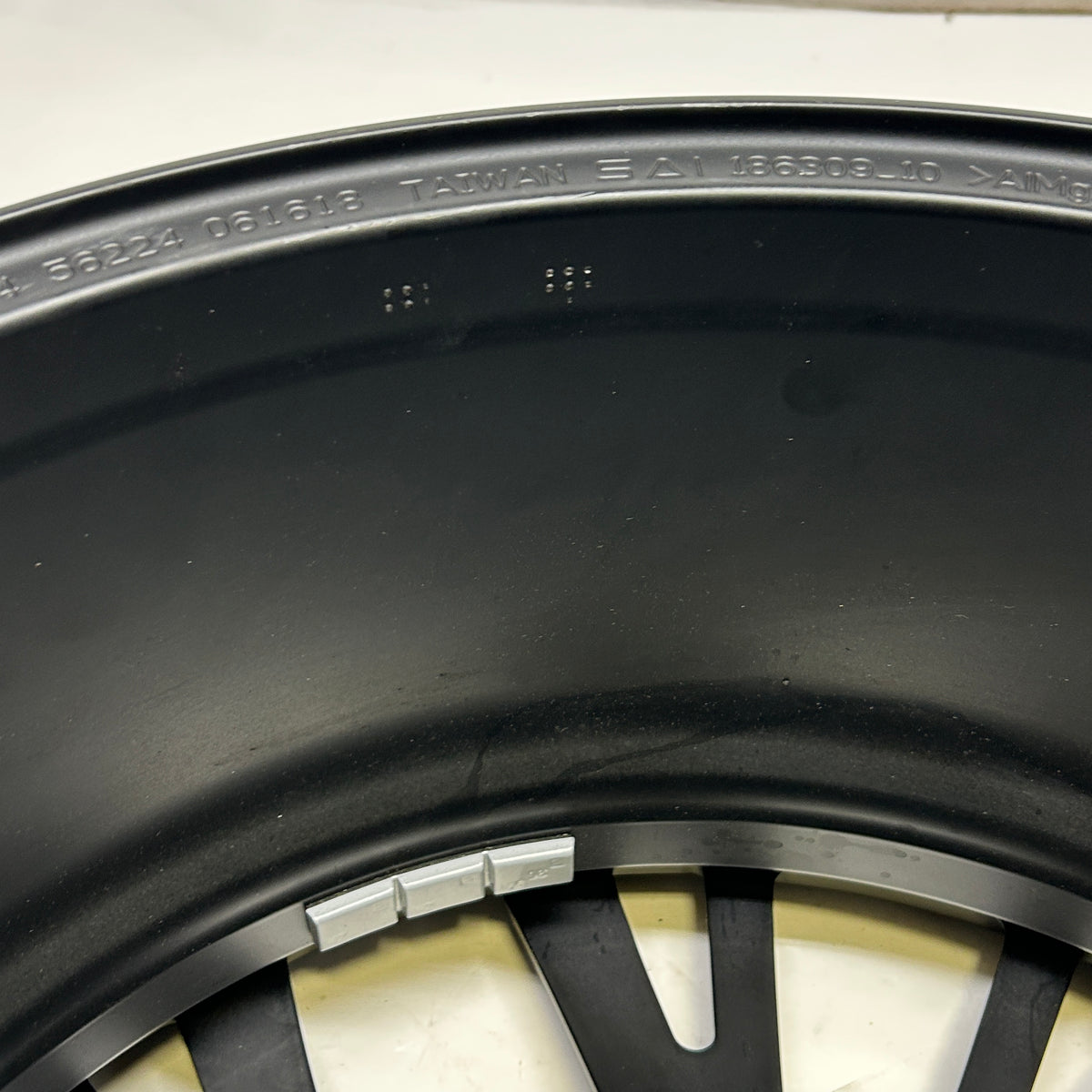 BMW  10 Y SPOKE 19X8 5X112 ET +30 BLACK WHEEL, SCRATCHES & SCUFFS  36116885455