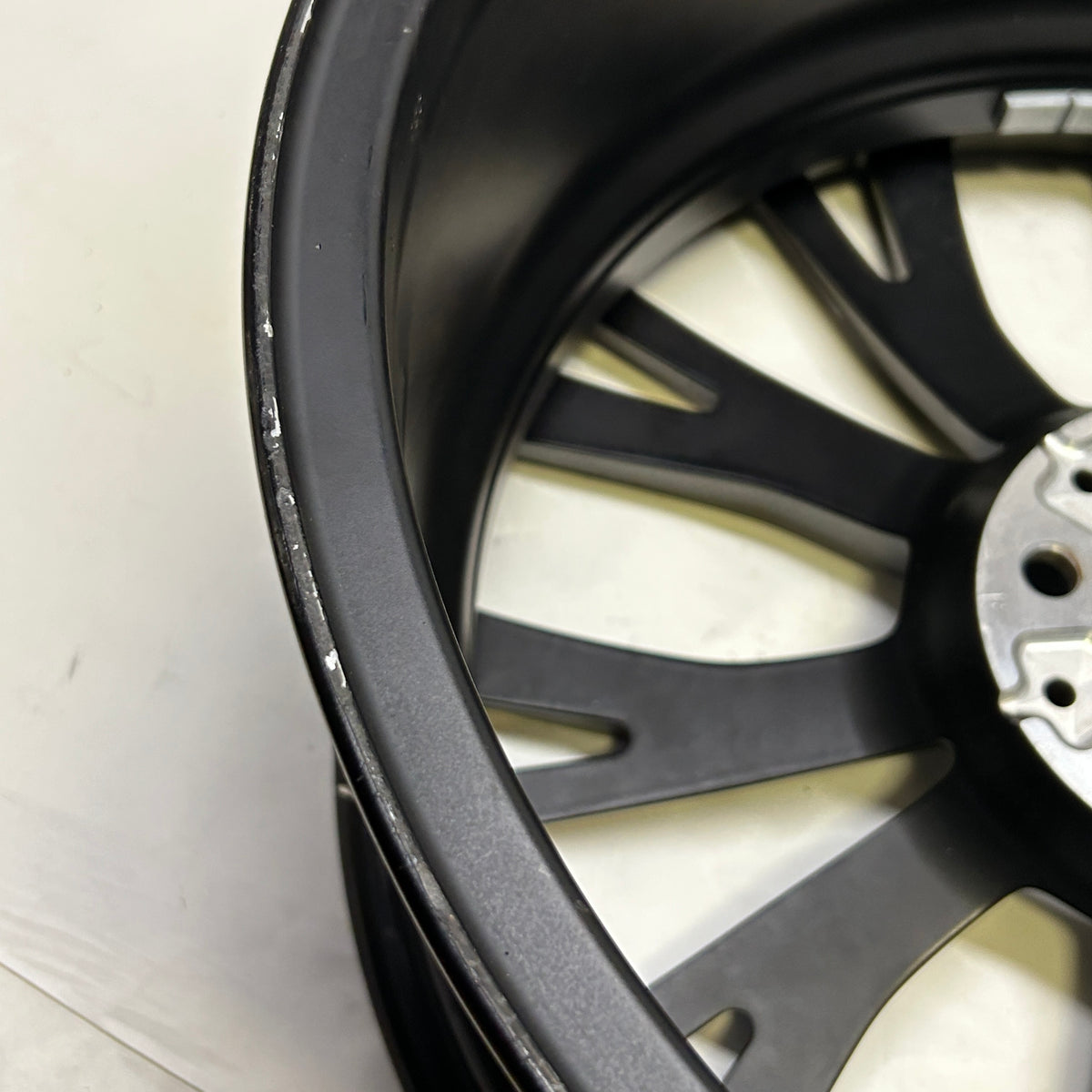 BMW  10 Y SPOKE 19X8 5X112 ET +30 BLACK WHEEL, SCRATCHES & SCUFFS  36116885455