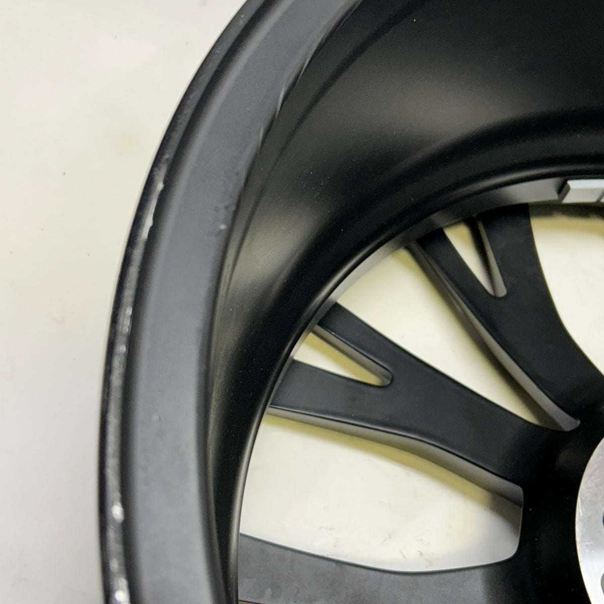 BMW  10 Y SPOKE 19X8 5X112 ET +30 BLACK WHEEL, SCRATCHES & SCUFFS  36116885455