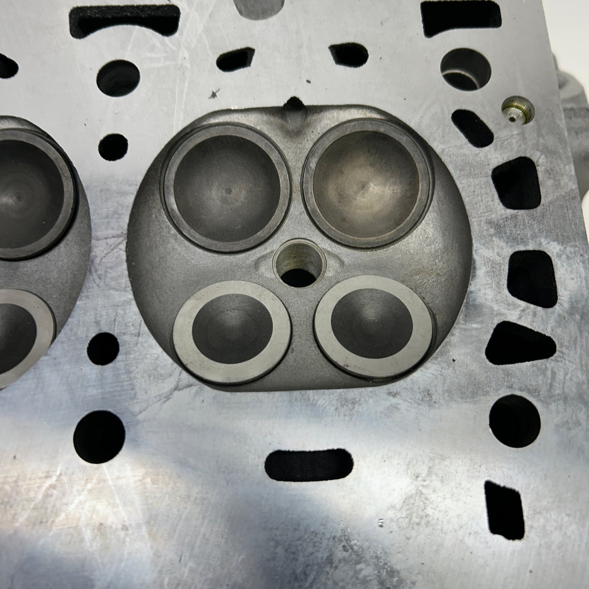GM CHVEROLET GMC BUICK 2.4 CYLINDER HEAD ASSEMBLY 12-17  12608279