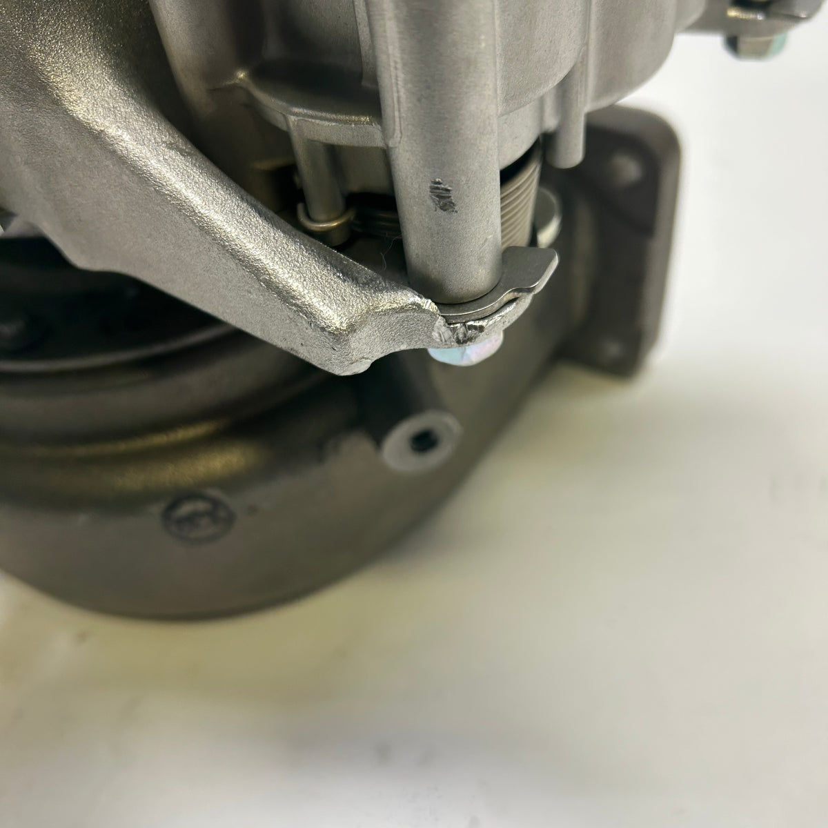 GARRETT TURBOCHARGER GTA4082 SOME DENTS AND SCRATCHES  7684405015