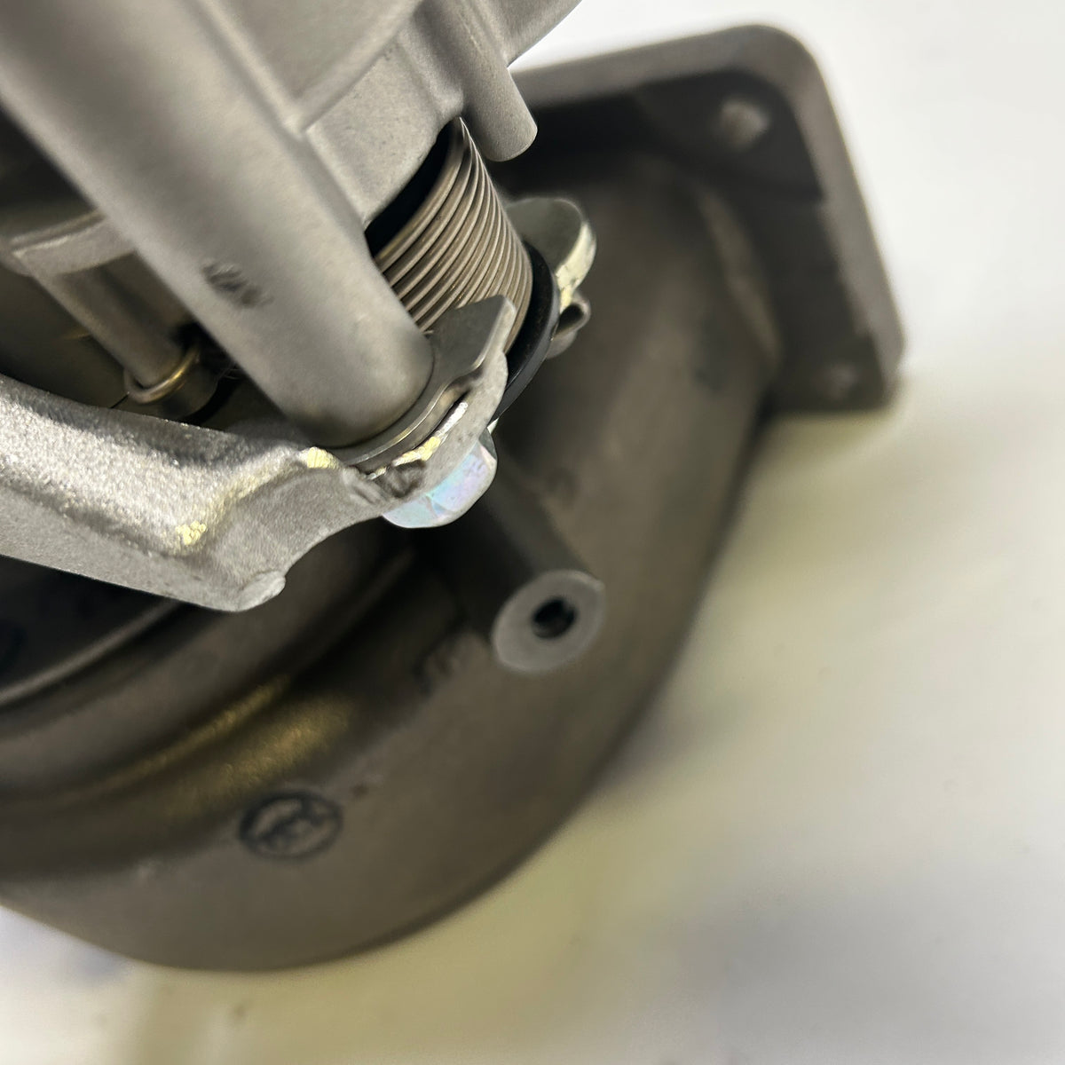 GARRETT TURBOCHARGER GTA4082 SOME DENTS AND SCRATCHES  7684405015