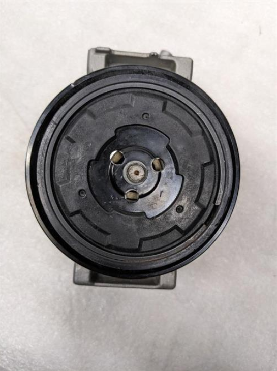 NEW MERCEDES-BENZ 0022306211 AC COMPRESSOR S550 MISSING PRONG R2-2