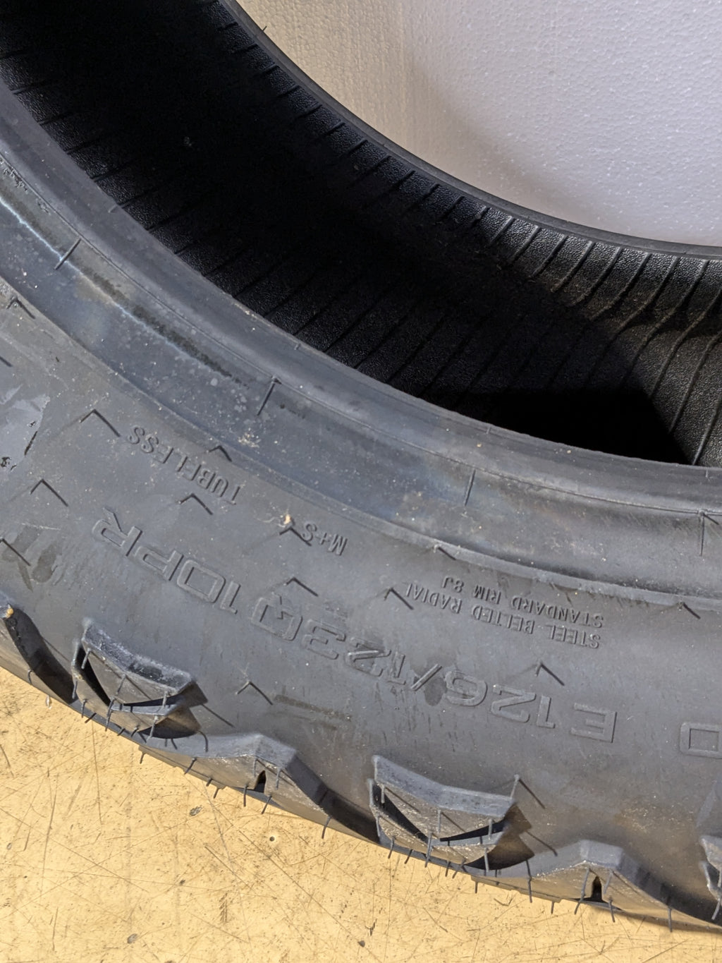 MILEKING MUD TRACK MK868 LT 275 65 20 126/123A MUD TERRAIN TIRE 30017168