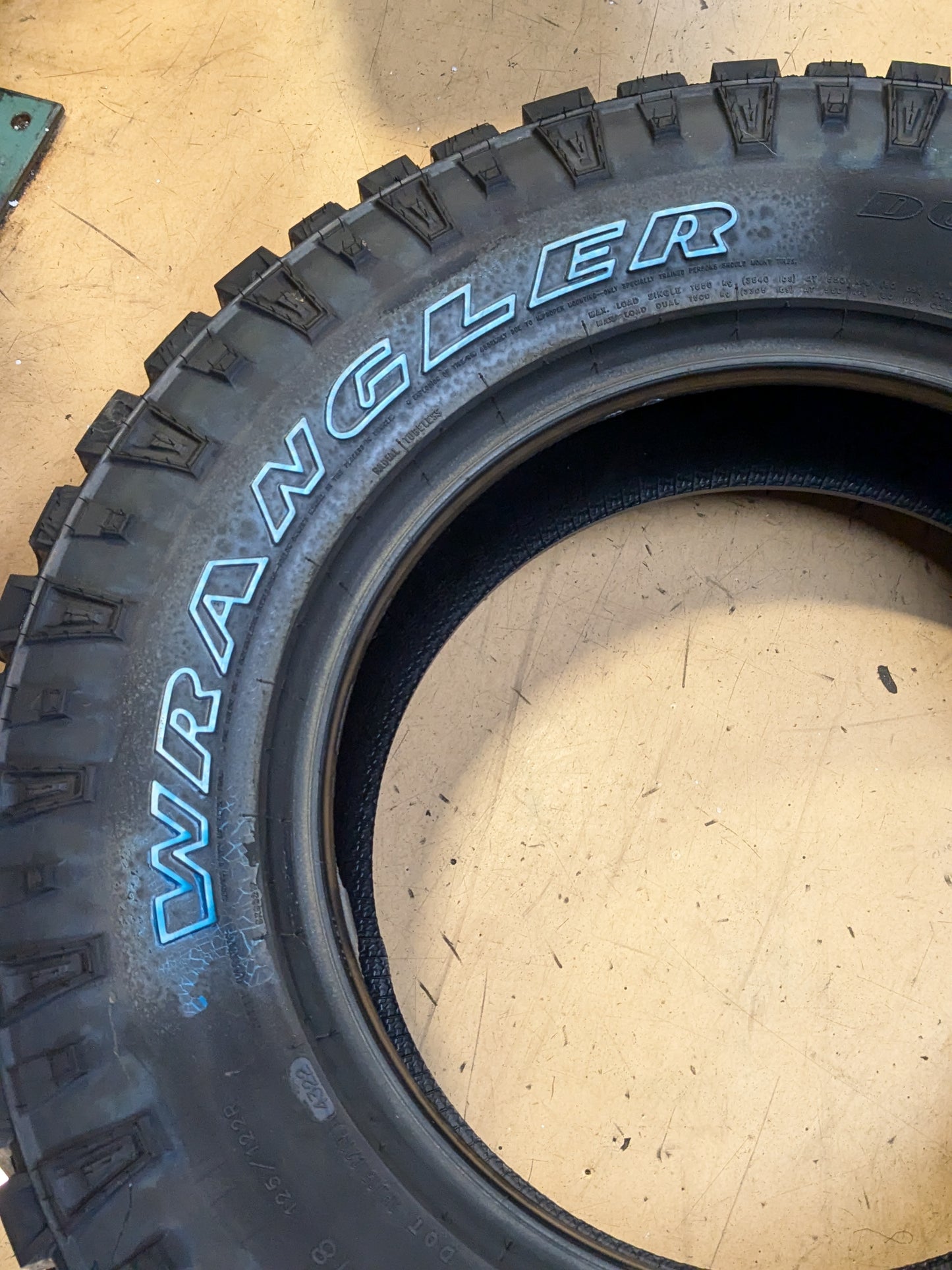 GOODYEAR WRANGLER DURATRAC RWL LT 275 70 18 125/122R ALL TERRAIN TIRE 312065027