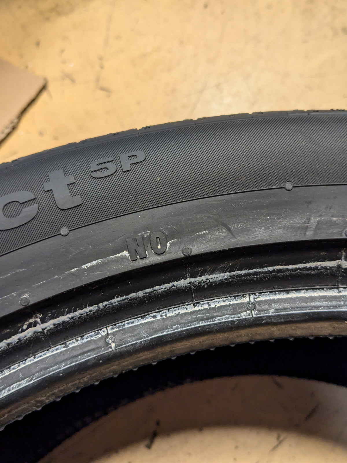 2 CONTINENTAL CONTISPORT CONTACT 5P (N0) PORSCHE P 265 40 21 101Y SL 03542300000