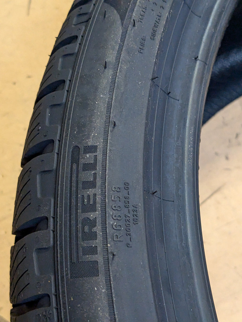 PIRELLI SCORPION WINTER BSW P 275 40 22 108V XL SNOW WINTER TIRE 4016000