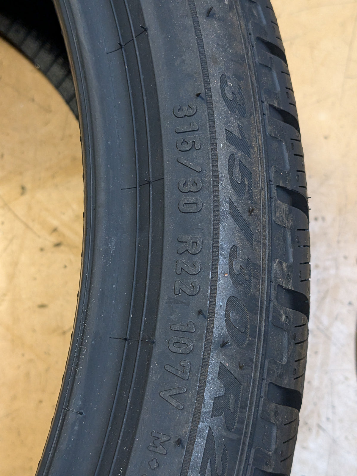 PIRELLI SCORPION WINTER BSW P 275 40 22 108V XL SNOW WINTER TIRE 4016000