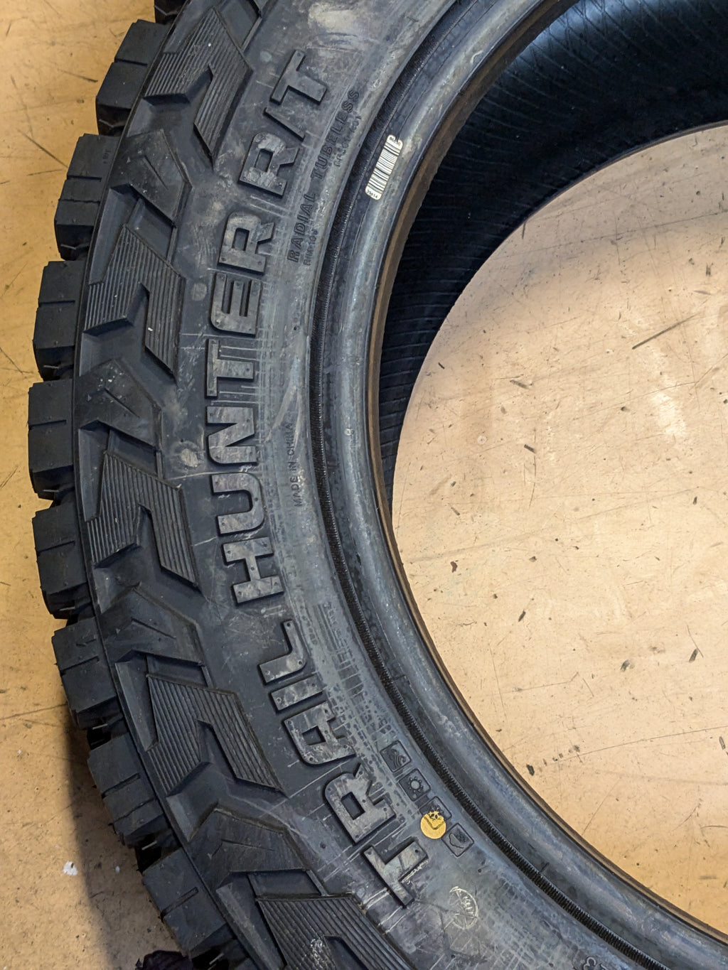 VENOM POWER TRAIL HUNTER R/T BSW LT  33 12.5 20 114Q LRE 10PLY TIRE CVPTHRT01