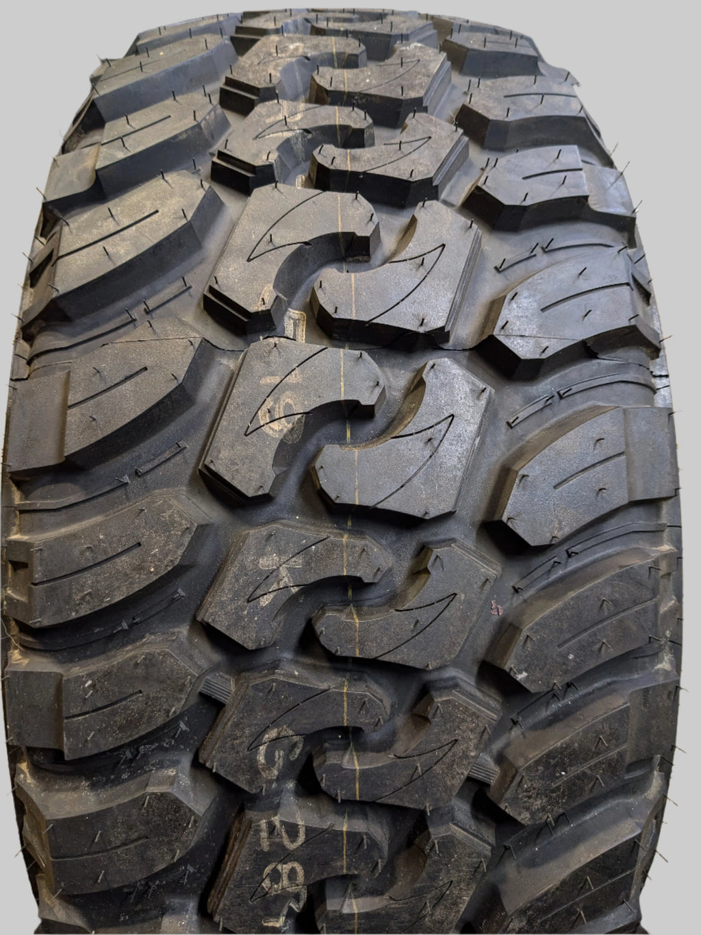 NOS PATRIOT M/T LT 33 12.5 17 120Q LRE 10 PLY MUD TERRAIN TIRE RFD0004