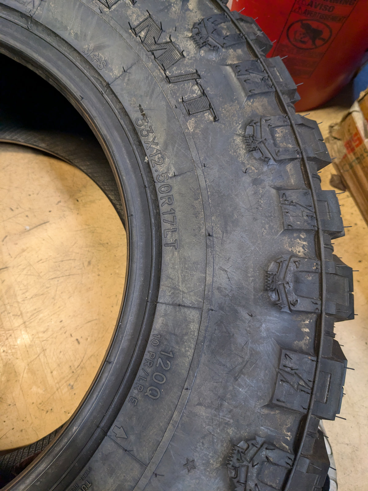 NOS PATRIOT M/T LT 33 12.5 17 120Q LRE 10 PLY MUD TERRAIN TIRE RFD0004