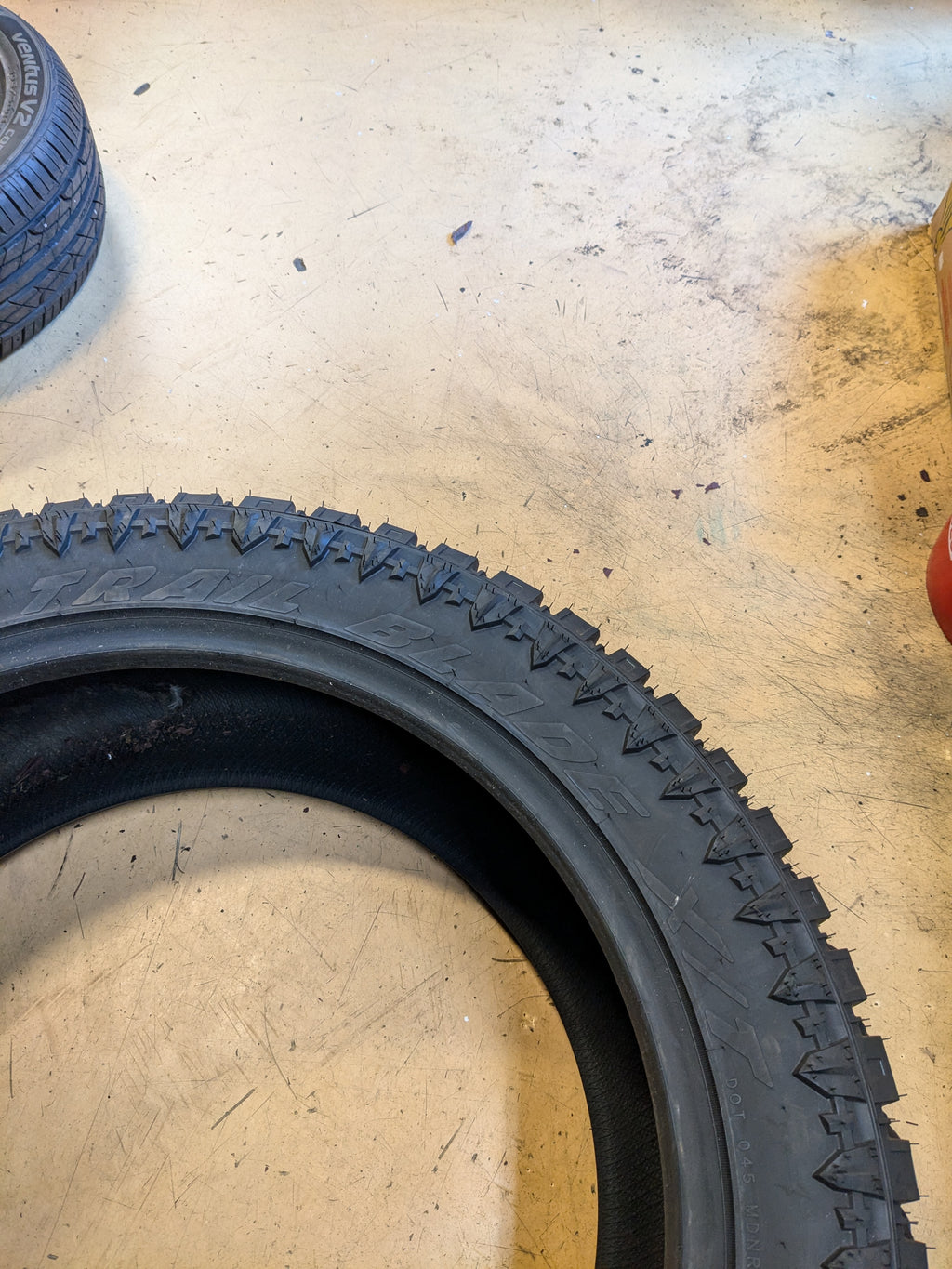 ATTURO TRAIL BLADE X/T BSW LT 325 45 24 120S LRE 10 PLY ALL TERRAIN TIRE MDNR3LA