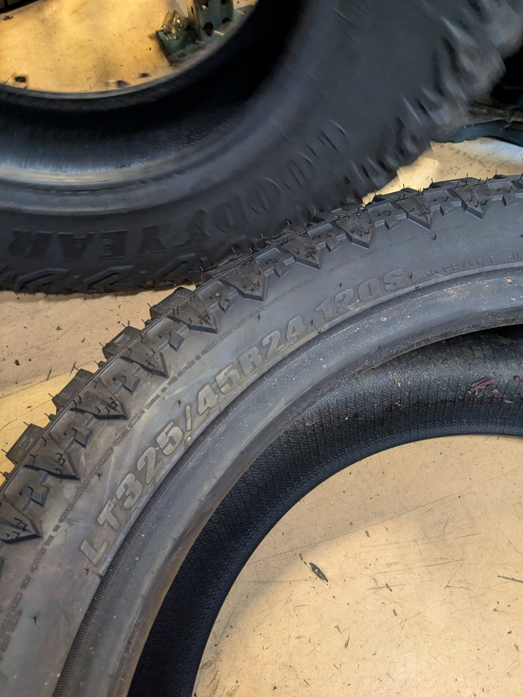 ATTURO TRAIL BLADE X/T BSW LT 325 45 24 120S LRE 10 PLY ALL TERRAIN TIRE MDNR3LA