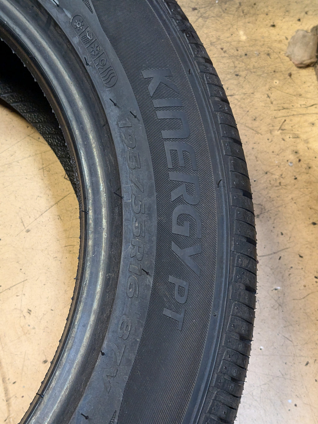 HANKOOK KINERGY ST P 195 55 16 87V SL ALL SEASON TIRES 1025060