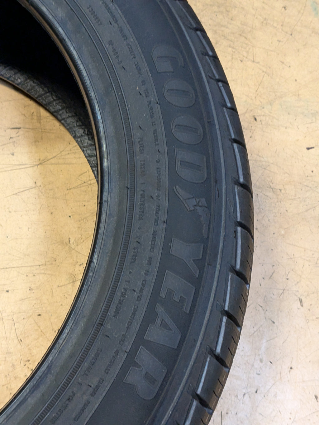 2 GOODYEAR ASSURANCE MAXLIFE P 215 55 17 94V TIRE 110502545