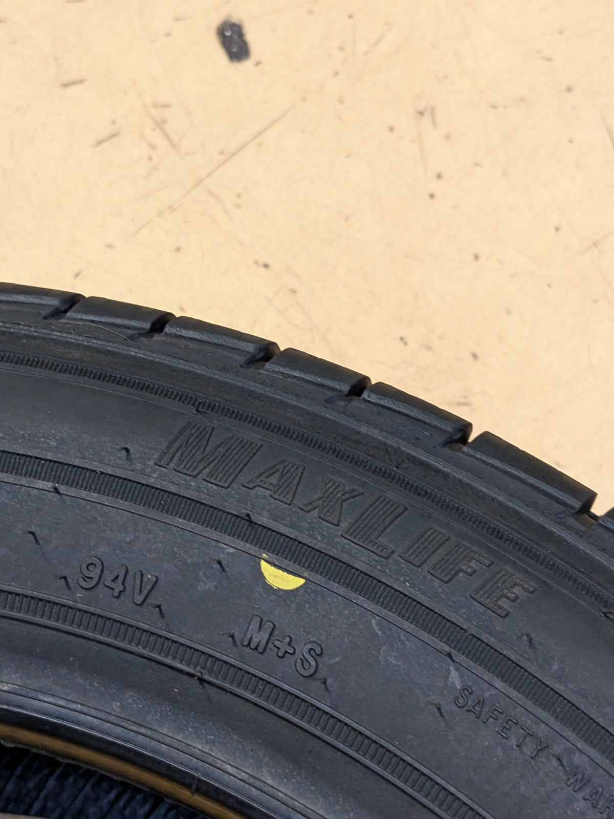 2 GOODYEAR ASSURANCE MAXLIFE P 215 55 17 94V TIRE 110502545