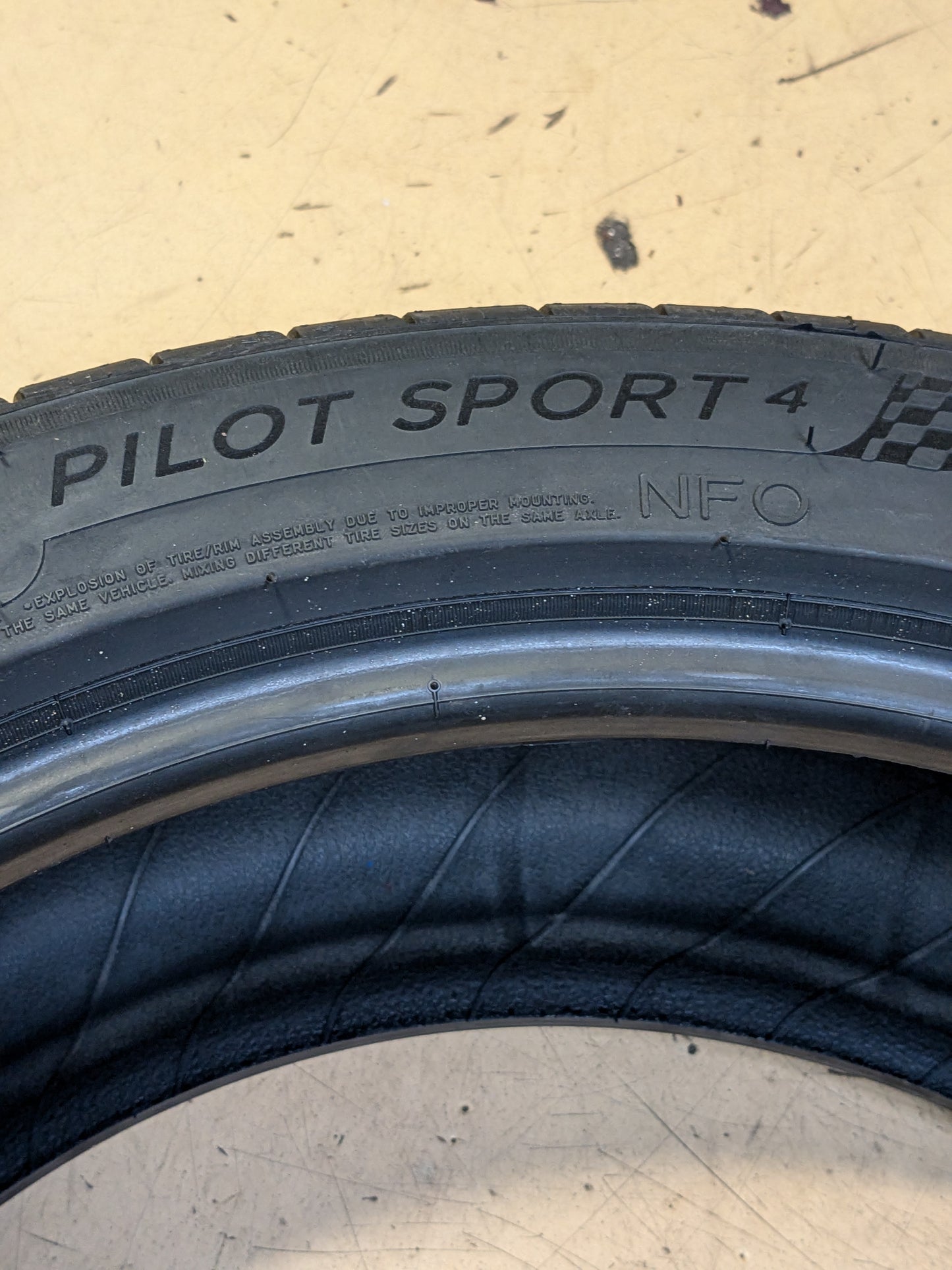 MICHELIN PILOT SPORT 4 (NFO) EV PORSCHE P 245 45 20 103Y XL ALL SEASON TIRE 64938