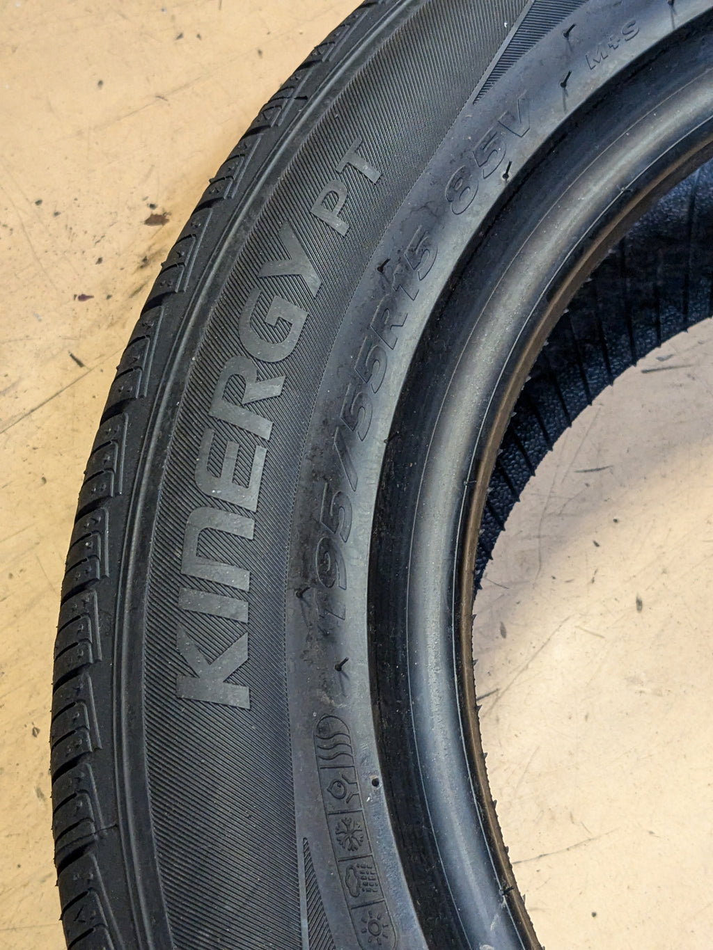 HANKOOK KINERGY PT P 195 55 15 85V ALL SEASON TIRE 1025058