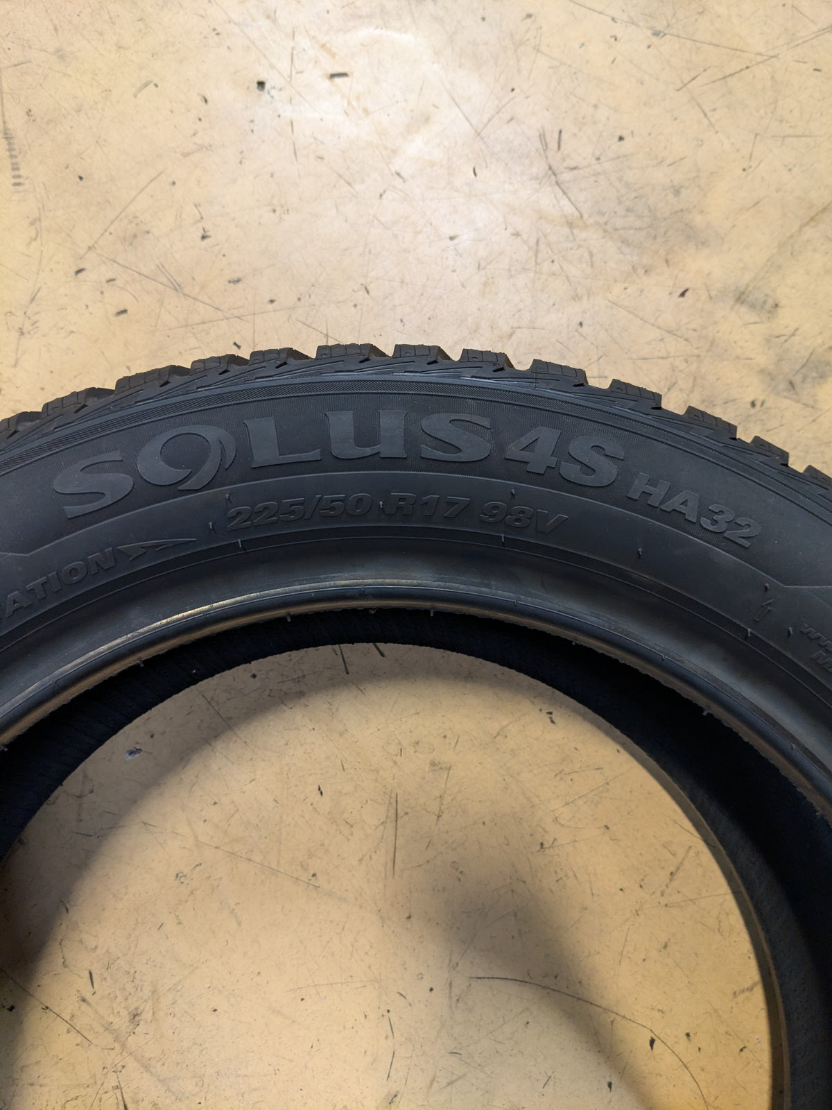 2 KUMHO SOLUS 4S HA32 P 225 50 17 98V XL ALL SEASON TIRES 2301633