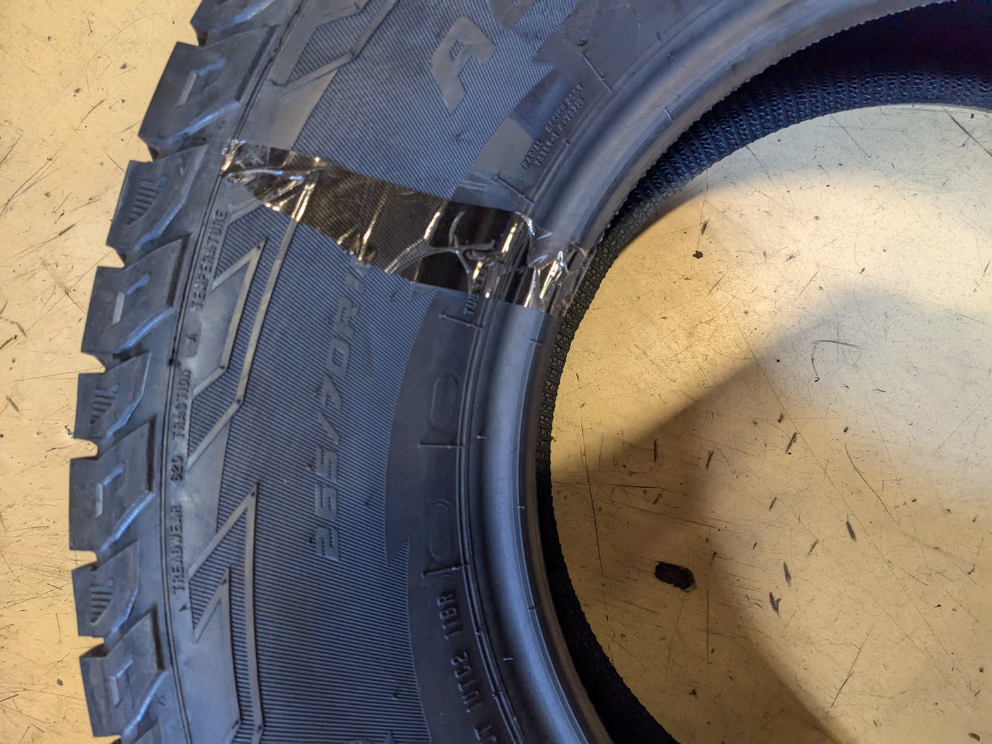 COOPER DISCOVERER ALL-TERRAIN BSW P 265 70 16 112T TIRE 171138014