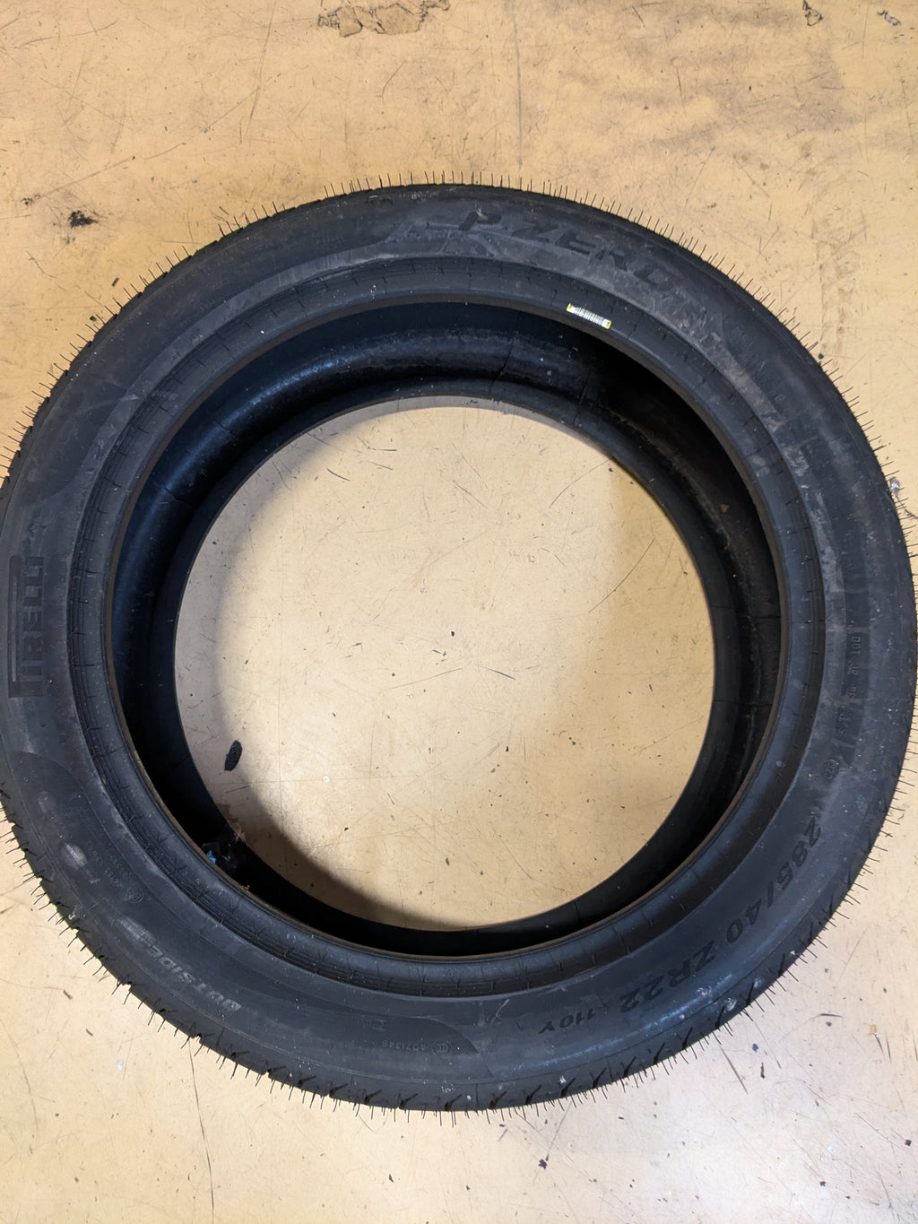 PIRELLI P ZERO BSW P 285 40 22 110Y UHP TIRE 2744500