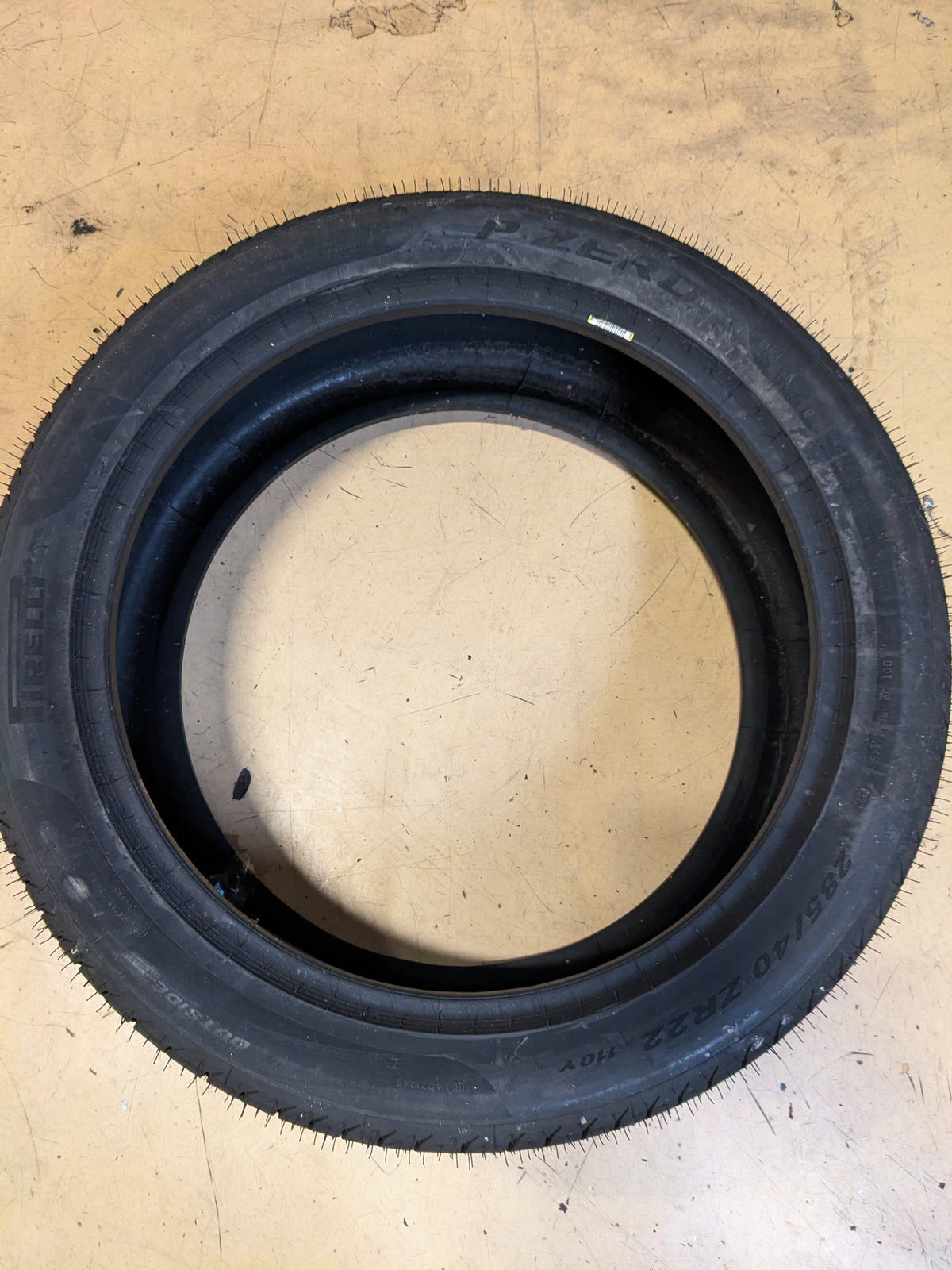 PIRELLI P ZERO BSW P 285 40 22 110Y UHP TIRE 2744500