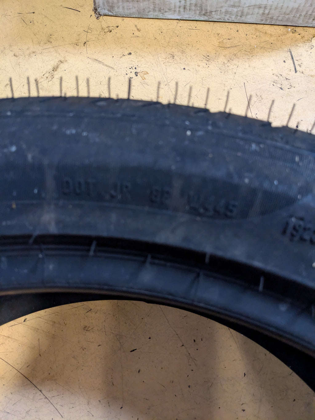 PIRELLI P ZERO BSW P 285 40 22 110Y UHP TIRE 2744500