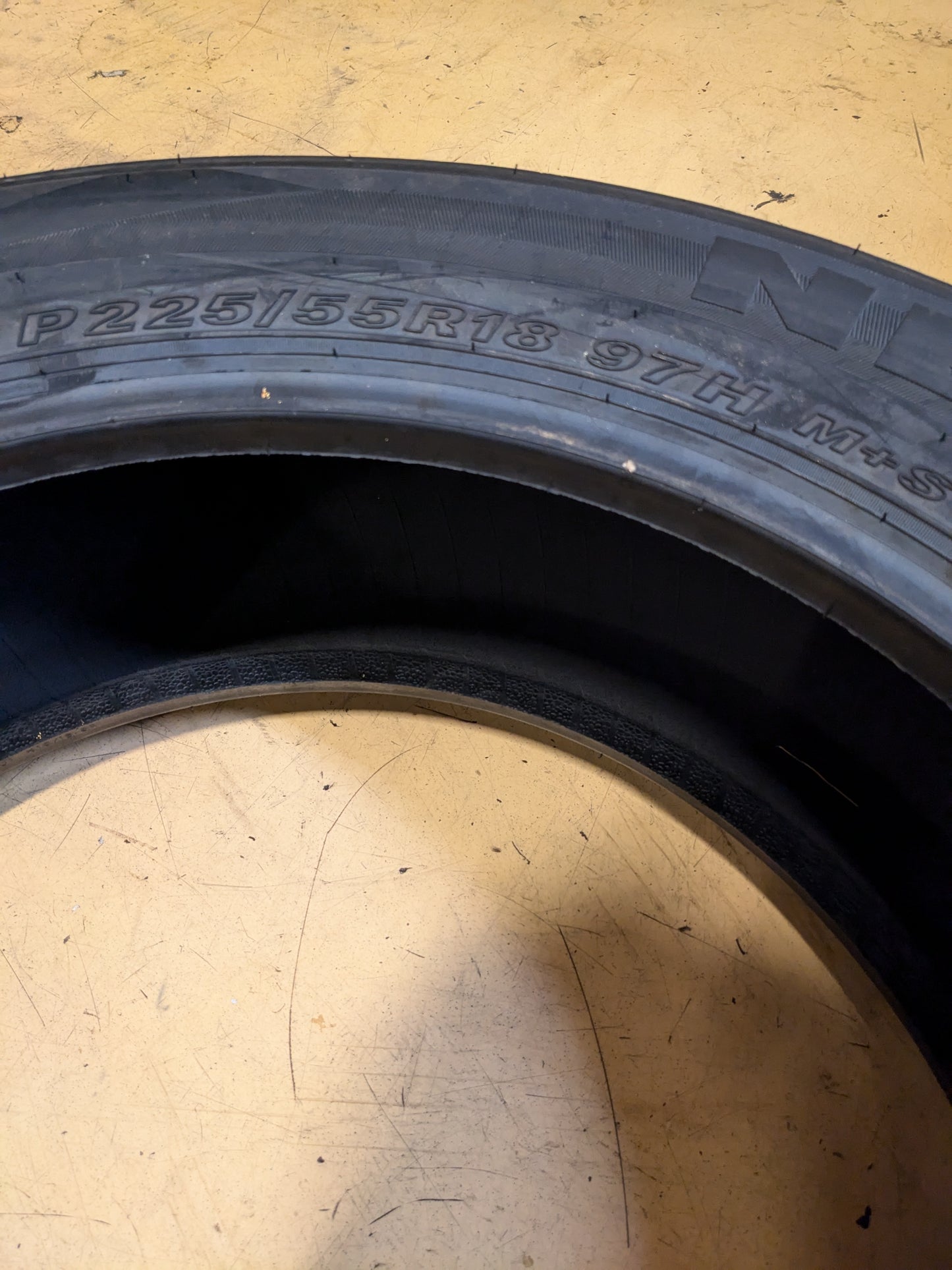 NEXEN CLASS PREMIERE CP672 225 55 18 97H ALL SEASON TIRE 11406NXK