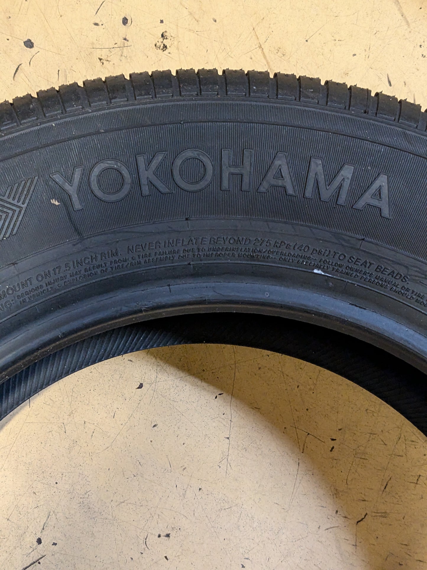 4 YOKOHAMA AVID S34 P 235 65 17 104T SL ALL SEASON TIRES 110133527