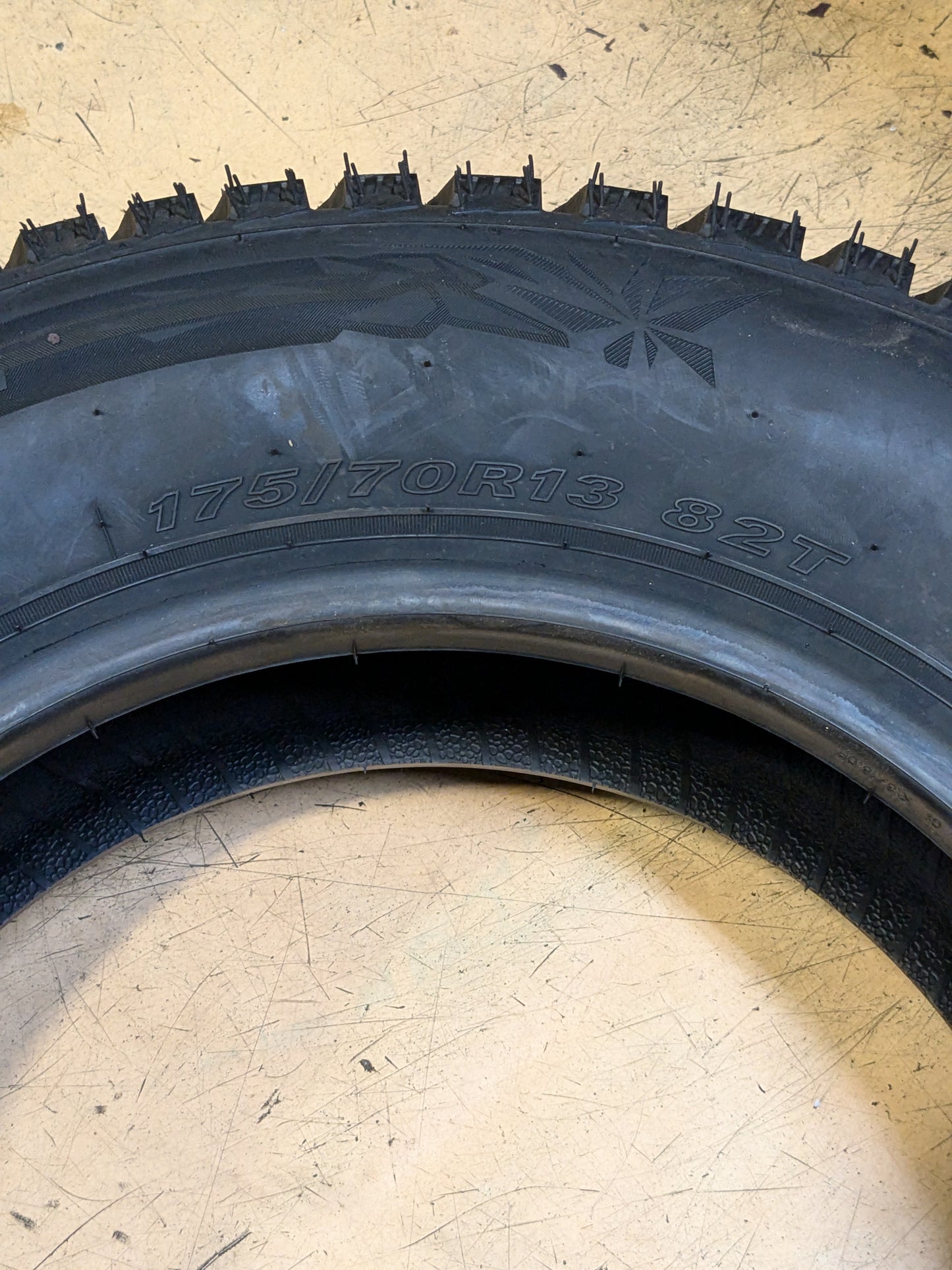 NEXEN WINGUARD WINSPIKE 3 175 70 13 82T WINTER TIRE 18398NXK