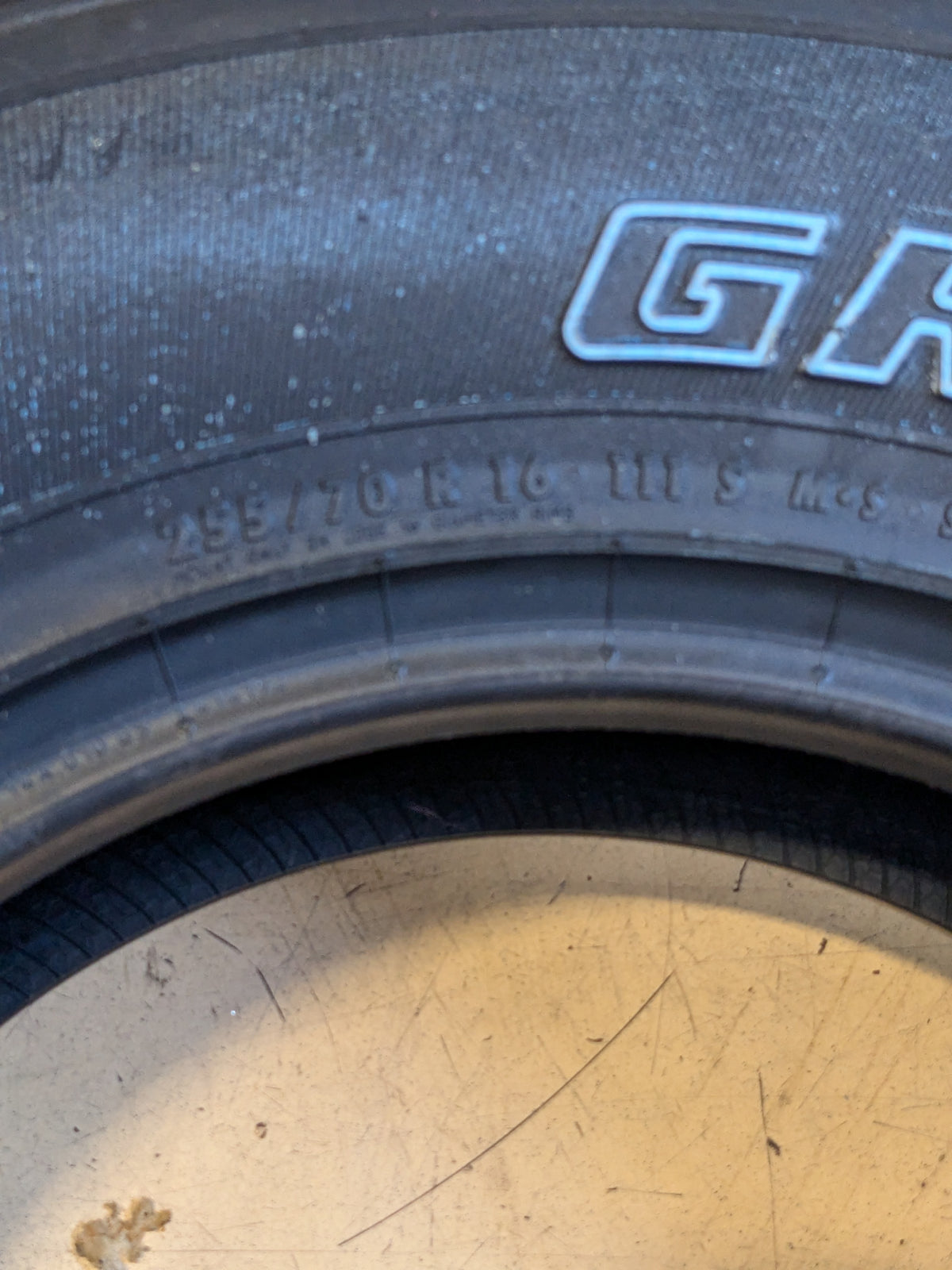 GENERAL RWL GRABBER HTS 60 255 70 16 111S ALL SEASON TIRE 4504700000