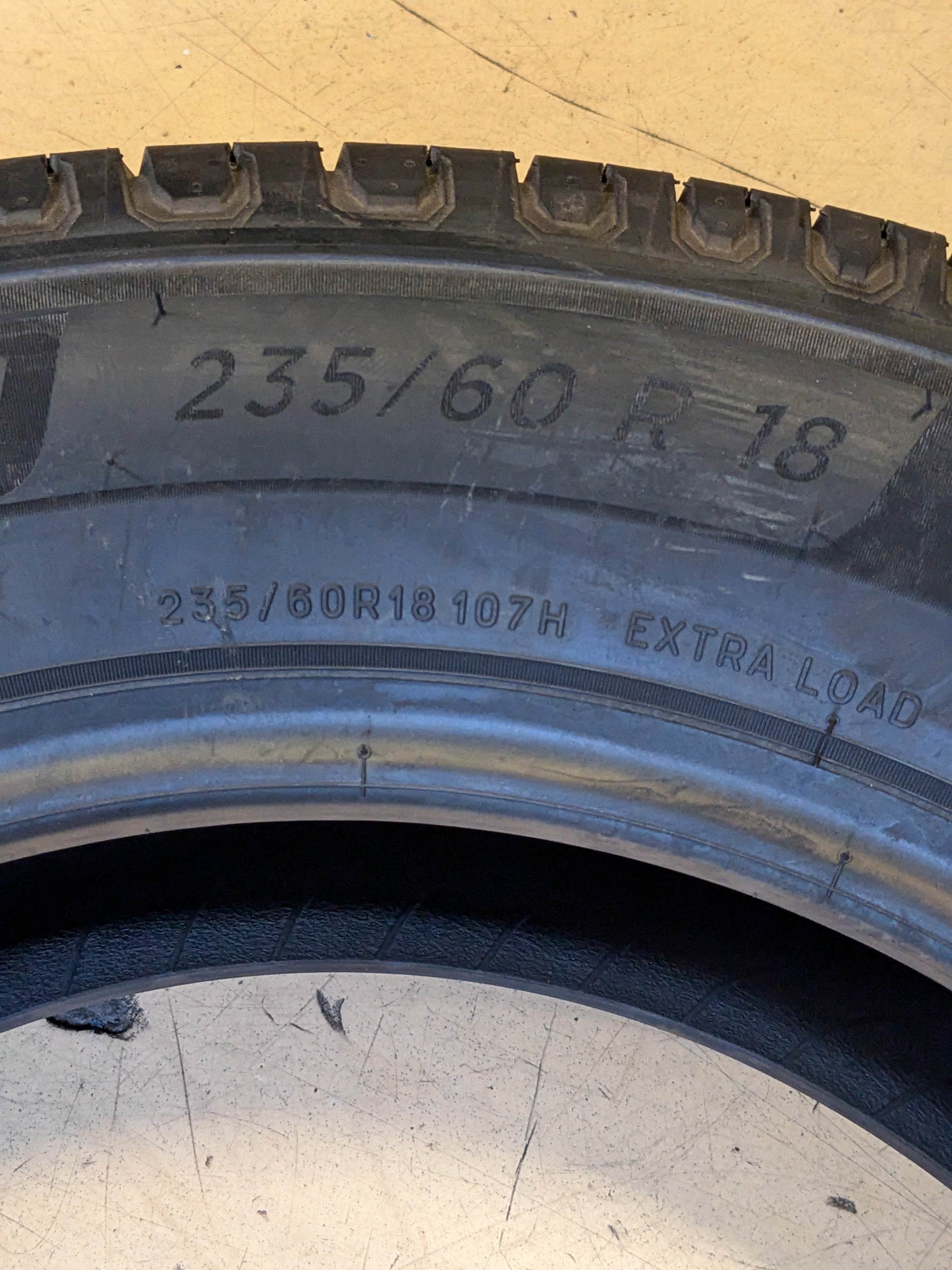 MICHELIN DEFENDER 2 BSW P 235 60 18 107H XL ALL SEASON TIRE 87332
