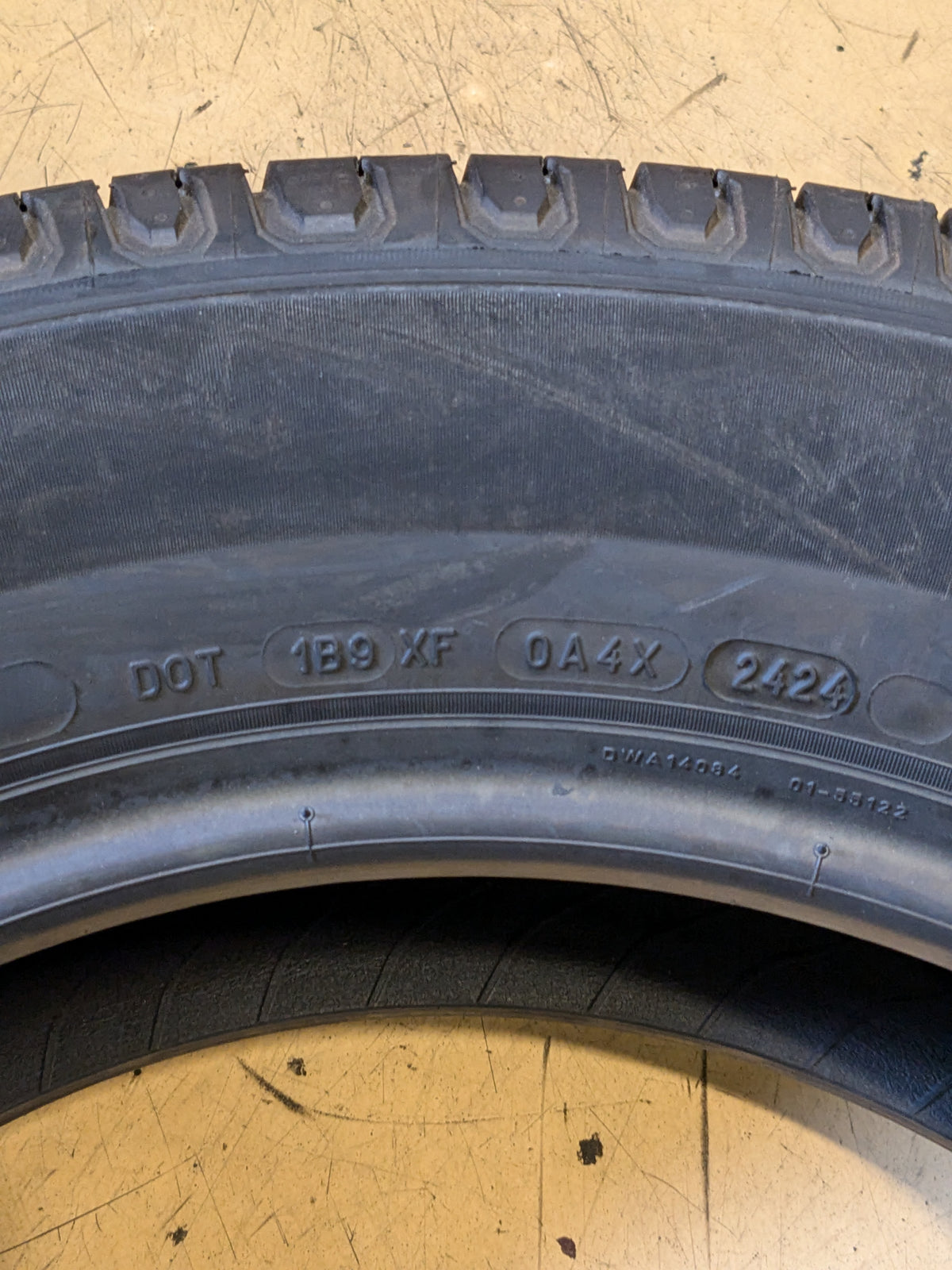 MICHELIN DEFENDER 2 BSW P 235 60 18 107H XL ALL SEASON TIRE 87332