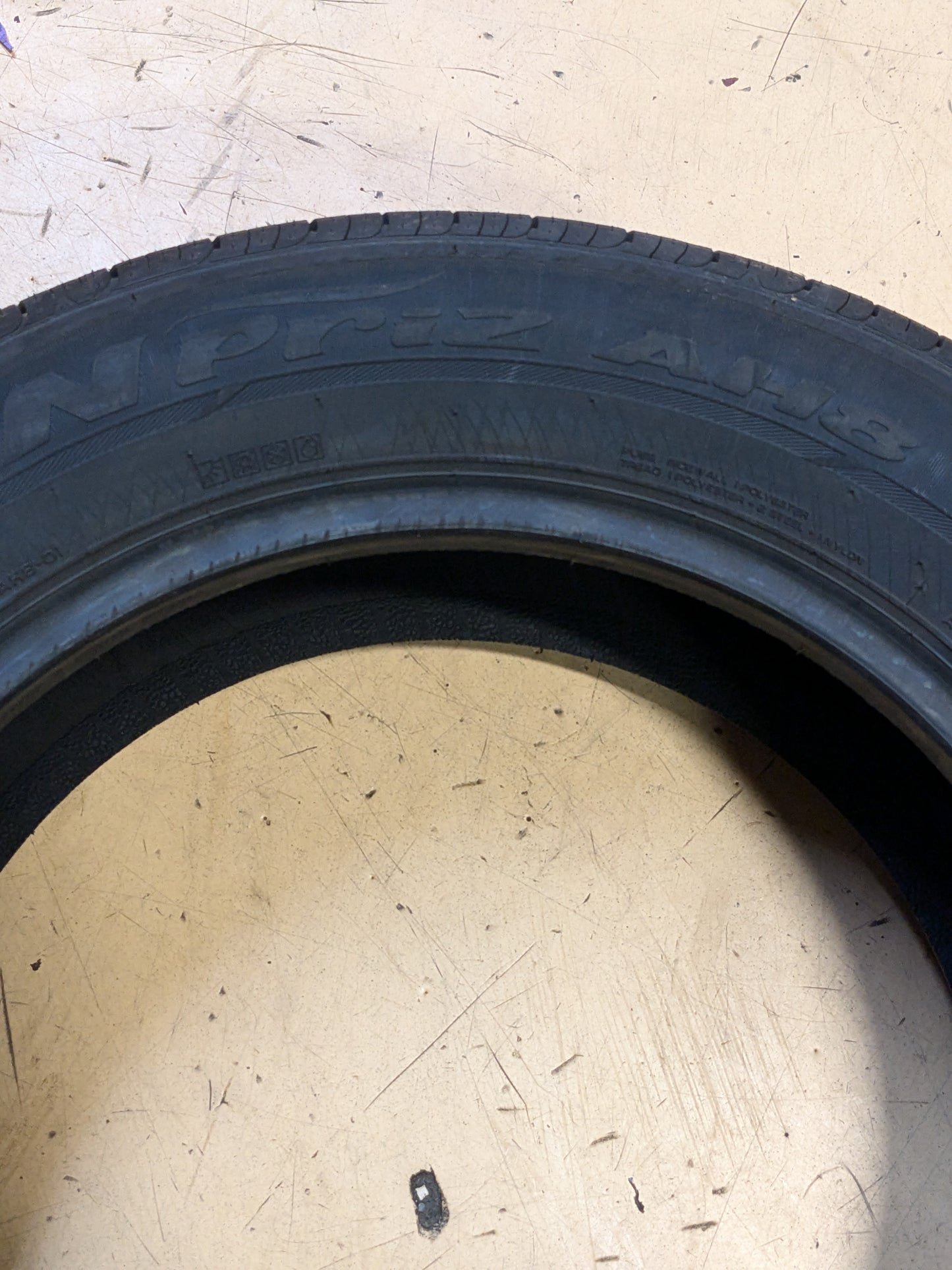 NEW NEXEN NPRIZ AH8 235 55 17 99V ALL SEASON TIRE 14704NXK