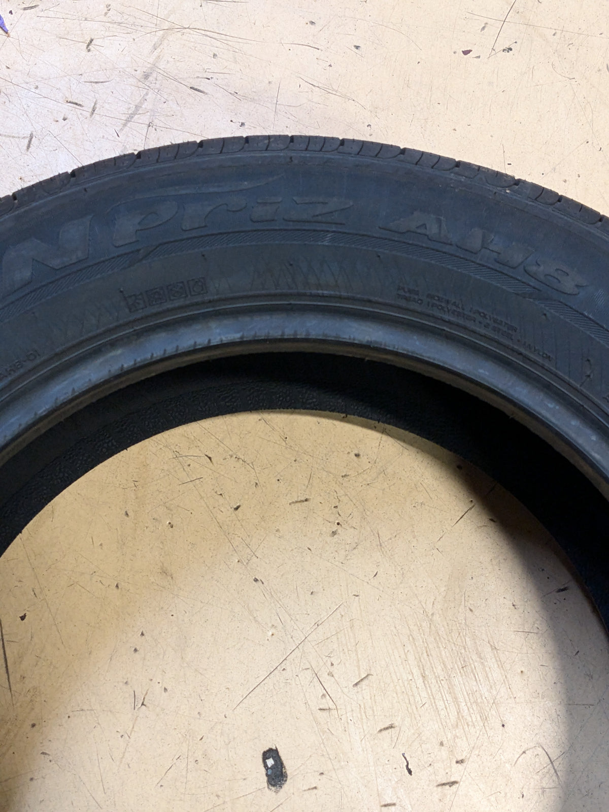 NEW NEXEN NPRIZ AH8 235 55 17 99V ALL SEASON TIRE 14704NXK