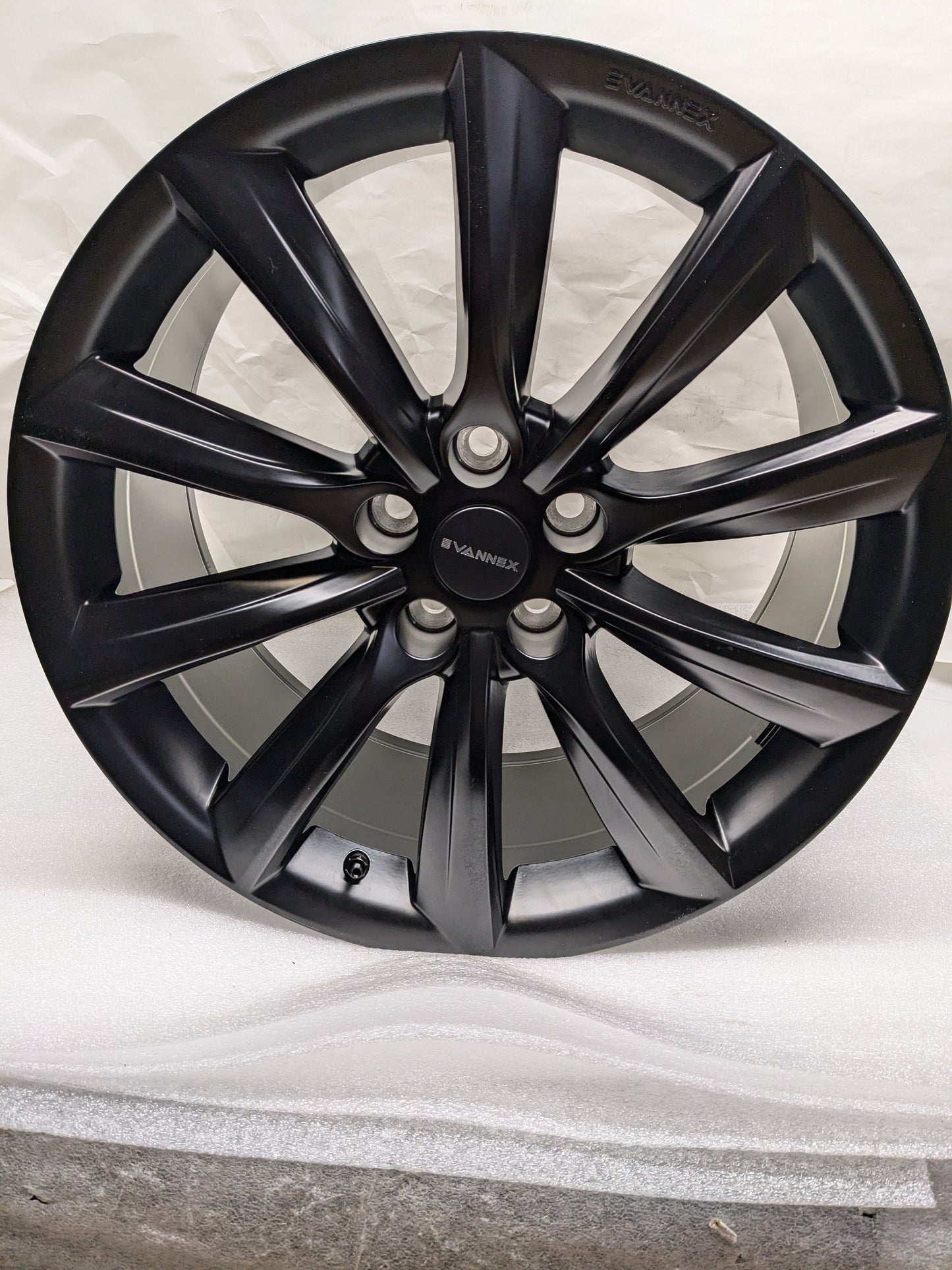 1 EVANNEX WHEEL 19X9.5 ET35 5X115 BP BLACK W/ 2021+SENSOR FOR MODEL 3/Y NEW SR