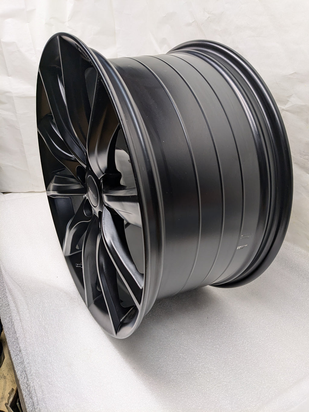 1 EVANNEX WHEEL 19X9.5 ET35 5X115 BP BLACK W/ 2021+SENSOR FOR MODEL 3/Y NEW SR