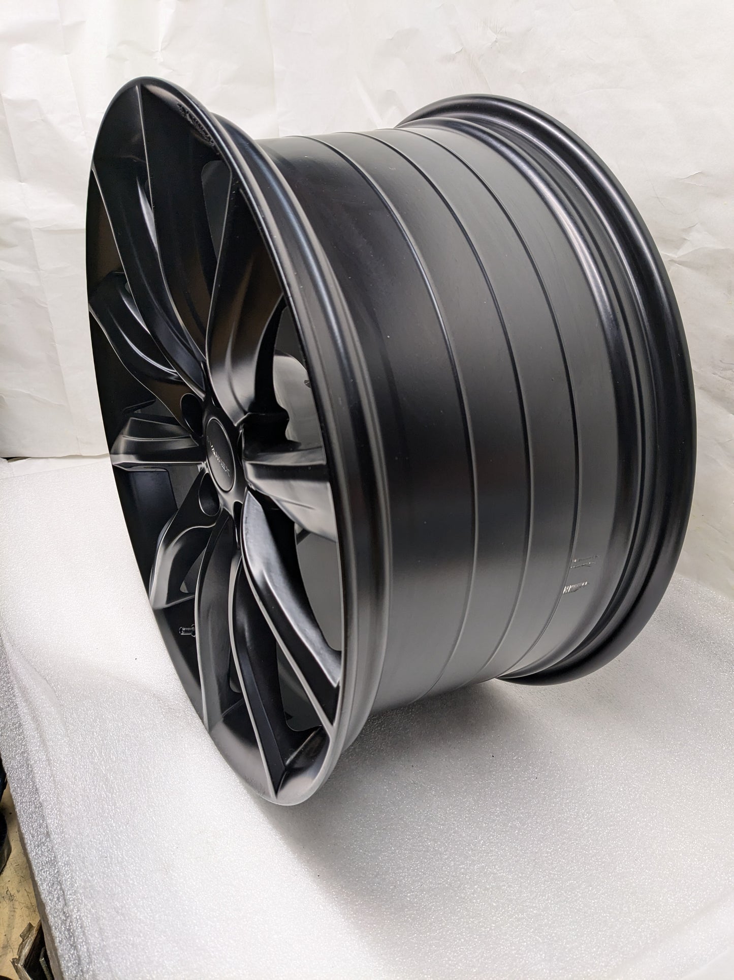 1 EVANNEX WHEEL 19X9.5 ET35 5X115 BP BLACK W/ 2021+SENSOR FOR MODEL 3/Y NEW SR