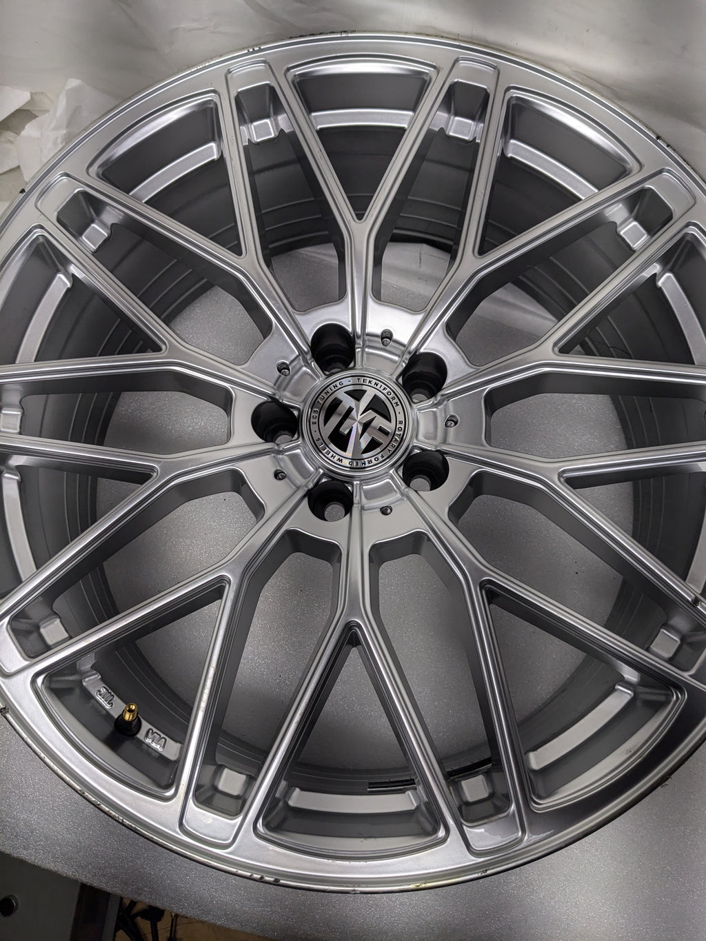 1 TEKNIFORM WHEEL 20X9 ET30 5X112 BP SILVER 006-12SD USED