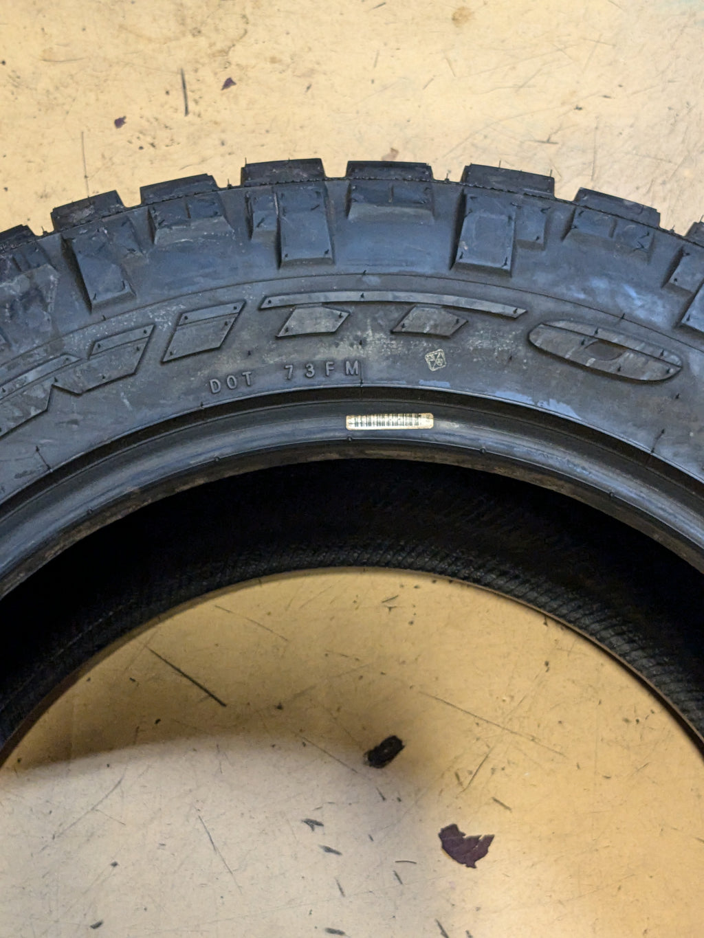 USED 14/32" NITTO RIDGE GRAPPLER LT 285 60 20 122Q 10 PLY ALL TERRAIN TIRE 217400