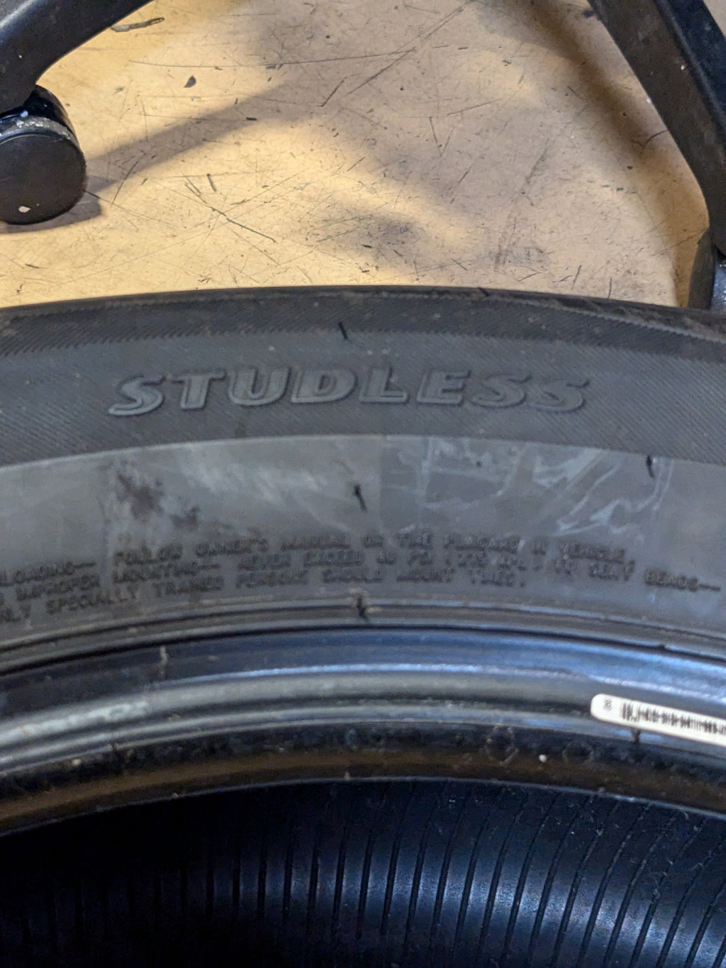 2 BRIDGESTONE BLIZZAK DM-V2 275 55 20 117T WINTER TIRE STUDLESS 015845