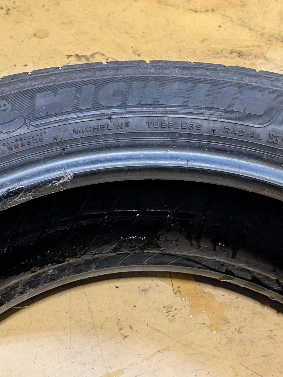 USED MICHELIN DEFENDER LTX M/S BSW 235 55 19 105H ALL SEASON TIRE 77364