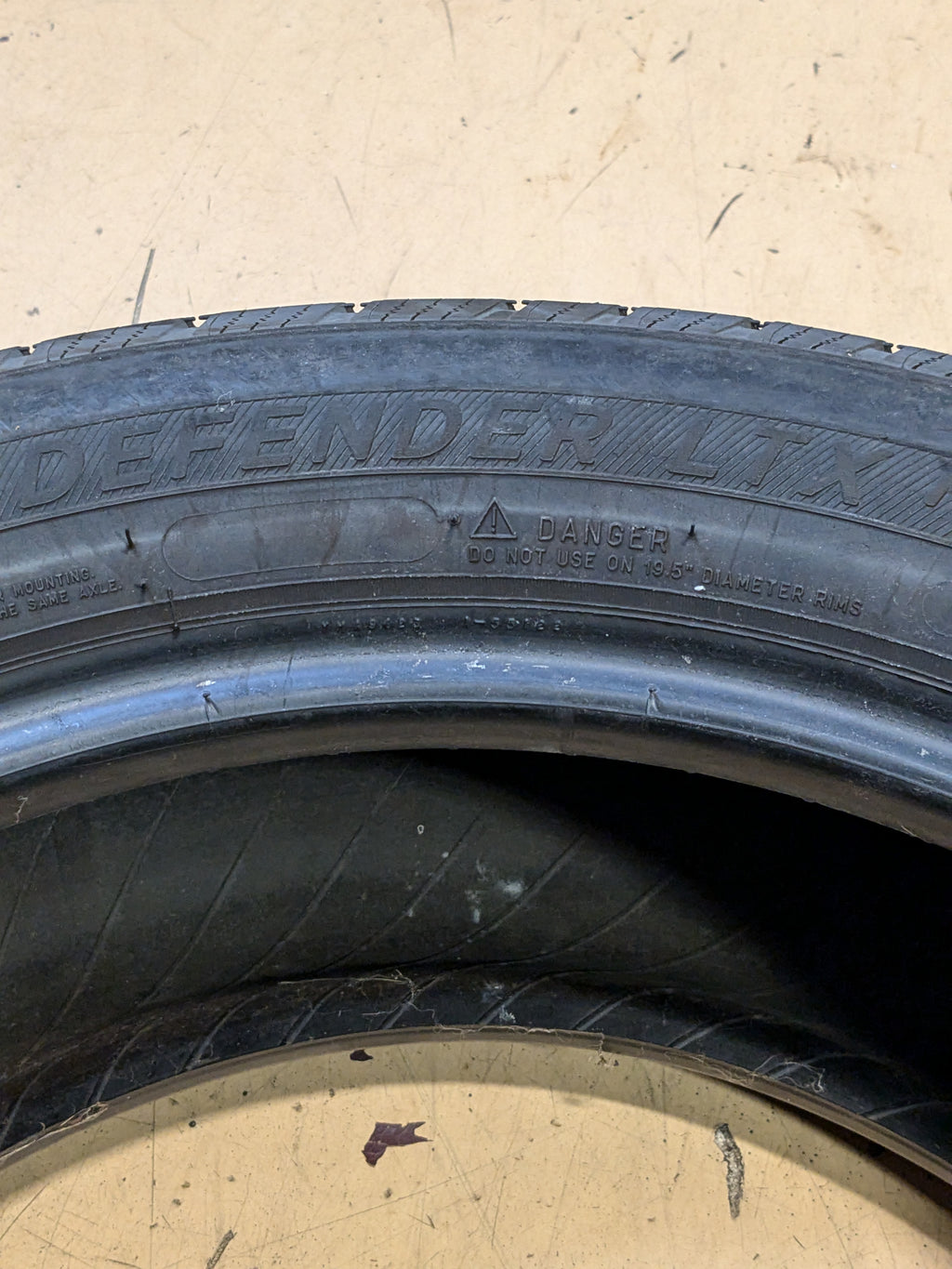 USED MICHELIN DEFENDER LTX M/S BSW 235 55 19 105H ALL SEASON TIRE 77364