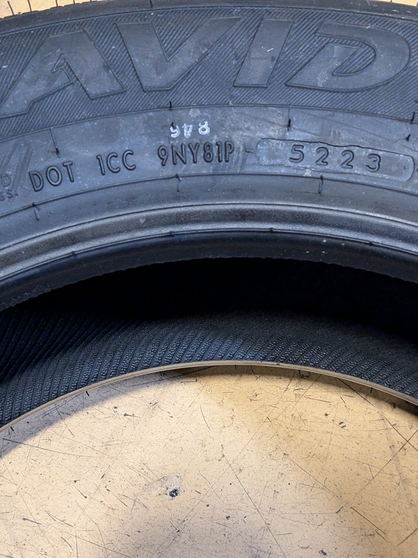 4 YOKOHAMA AVID TOURING S 195 65 15 89S ALL SEASON TIRE 110131808